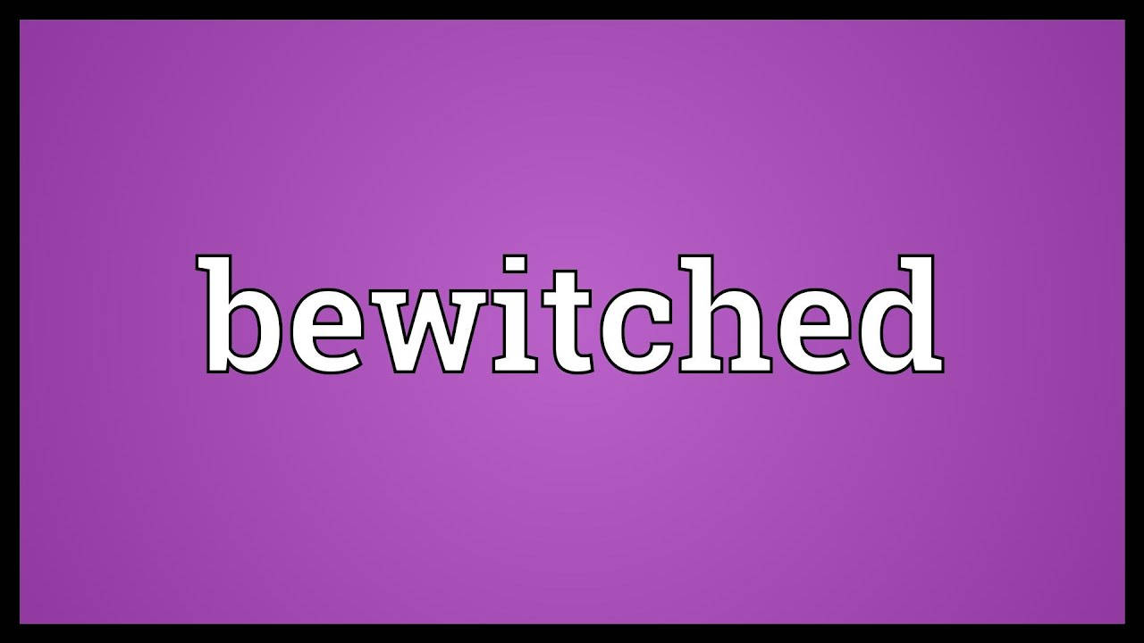 text message 桌布 壁紙 — 單詞「bewitched」以粗體白色字體居中顯示在帶有黑色邊框的純紫色背景上。