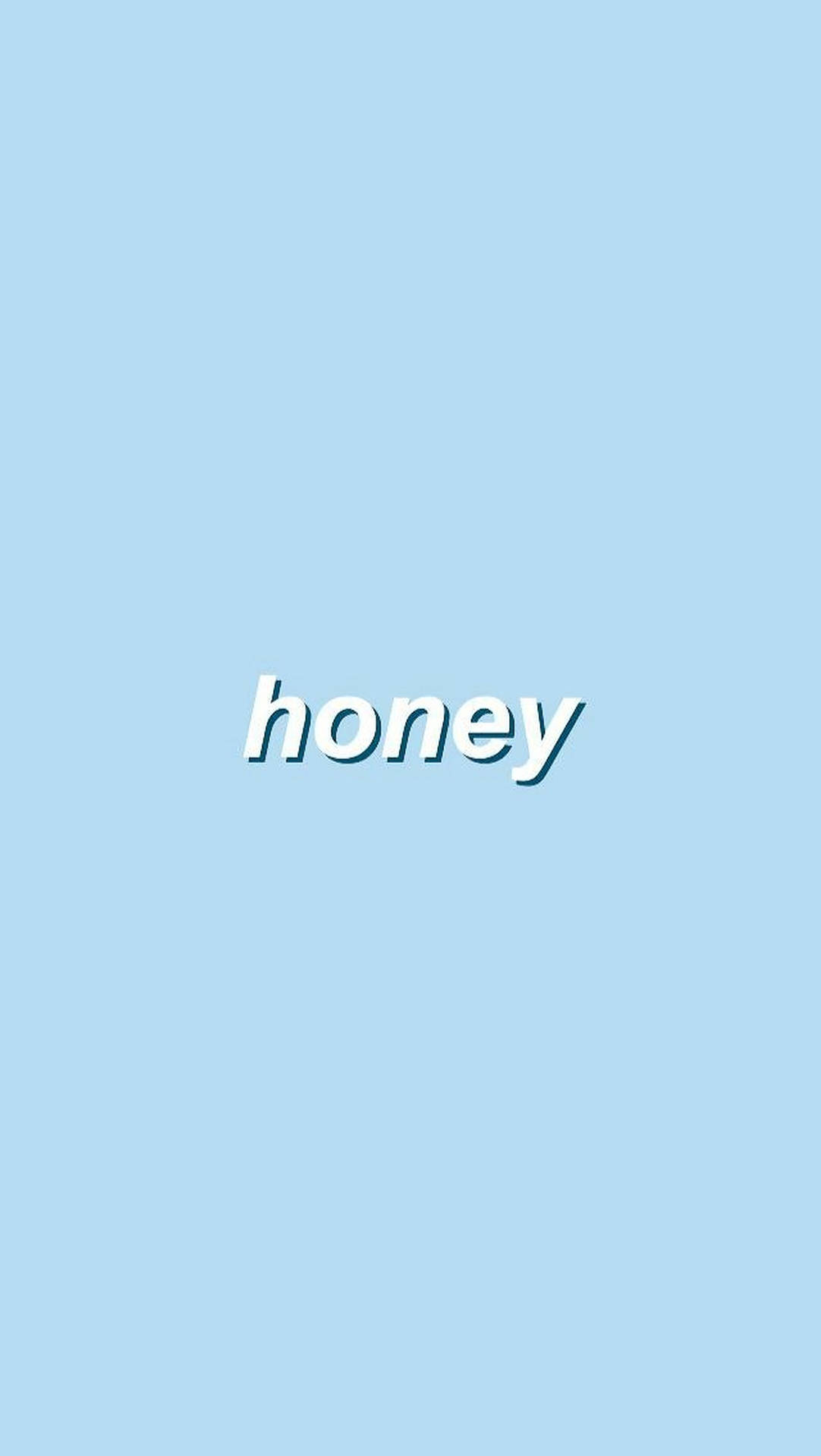 單詞 honey 以白色3D風格文字顯示在淺藍色背景上。 — 美學字眼 壁紙