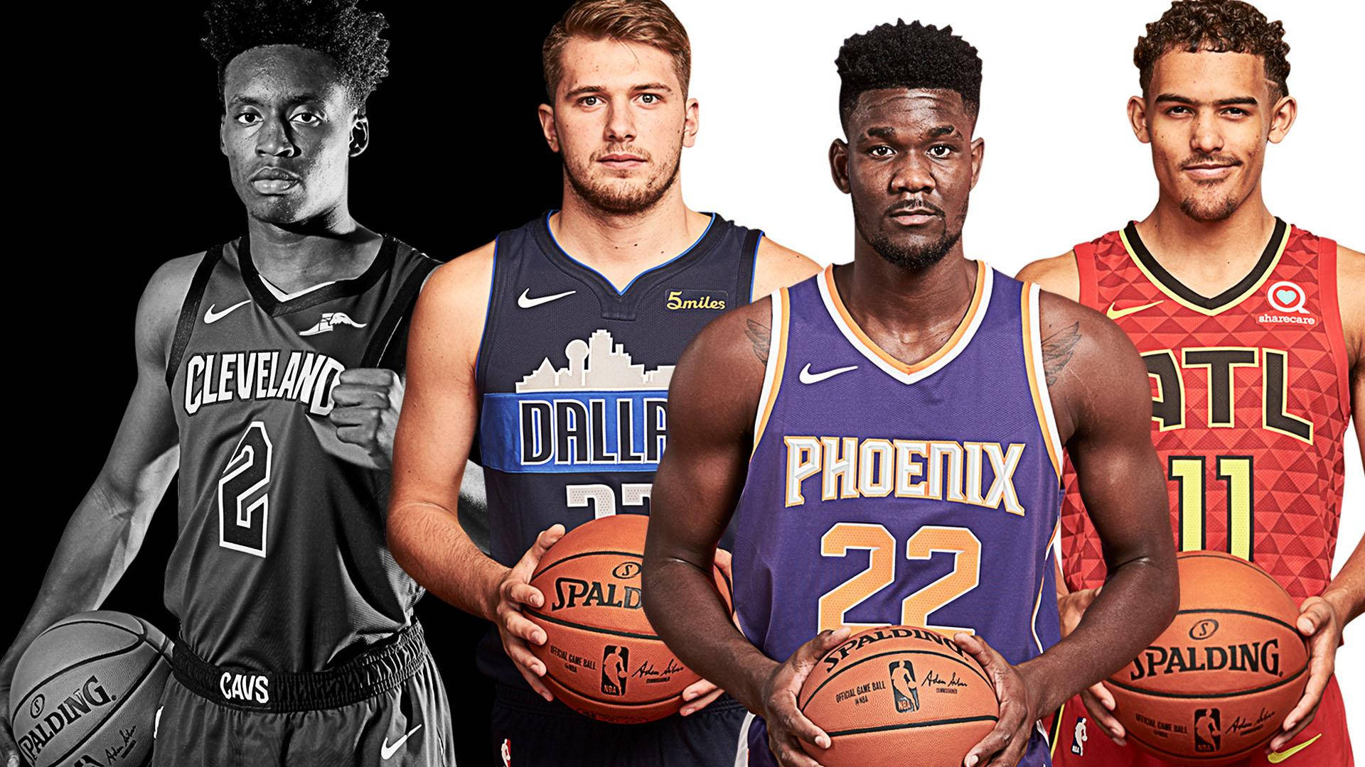 head 桌布 壁紙 — 四位NBA籃球運動員身穿球隊球衣，在黑白背景前與Spalding籃球合影。