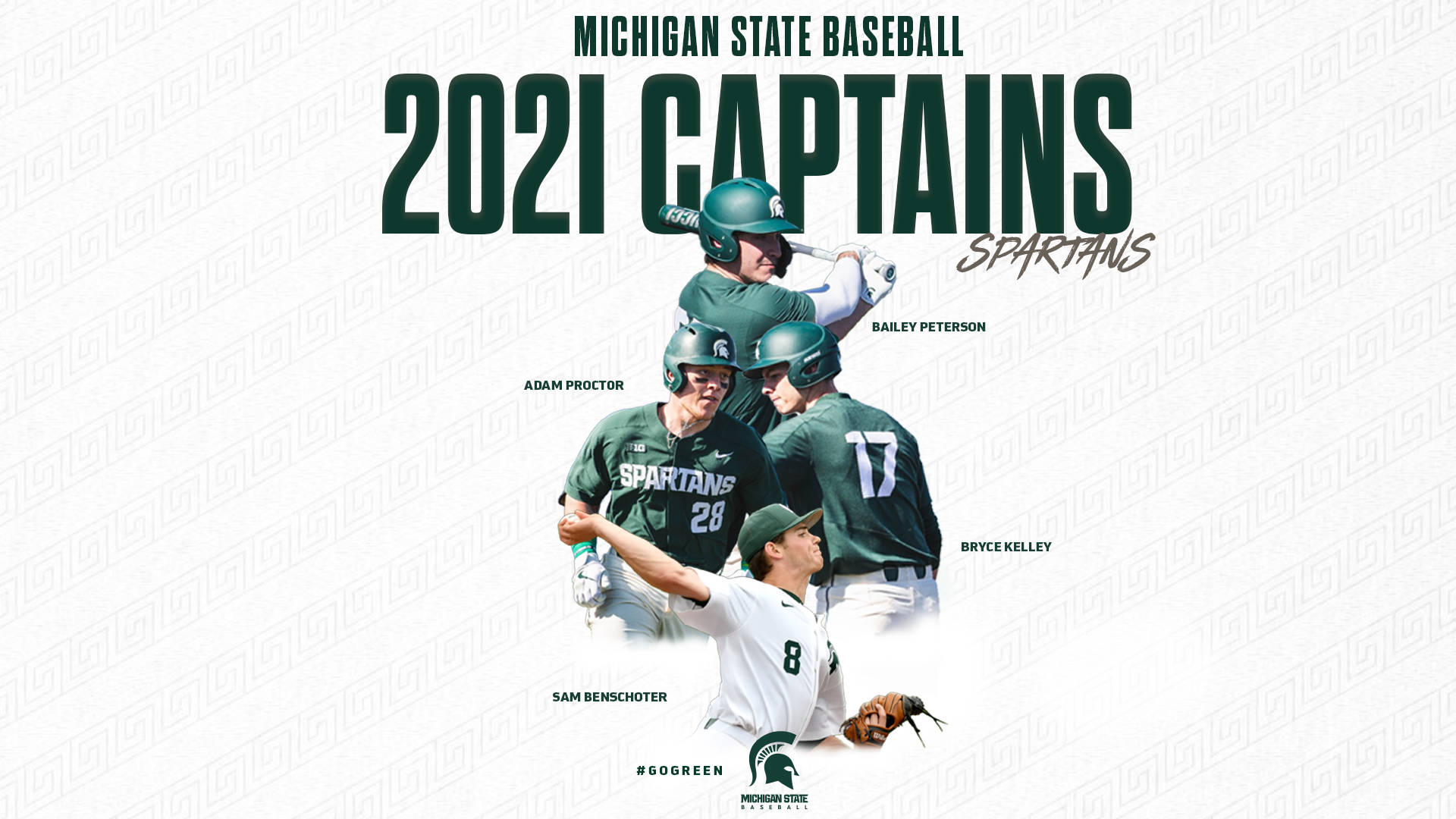 Michigan State Spartans 桌布 壁紙 — 四位密西根州立大學棒球隊隊長身穿綠色和白色制服，在帶有球隊品牌的圖案背景前動態擺姿勢。