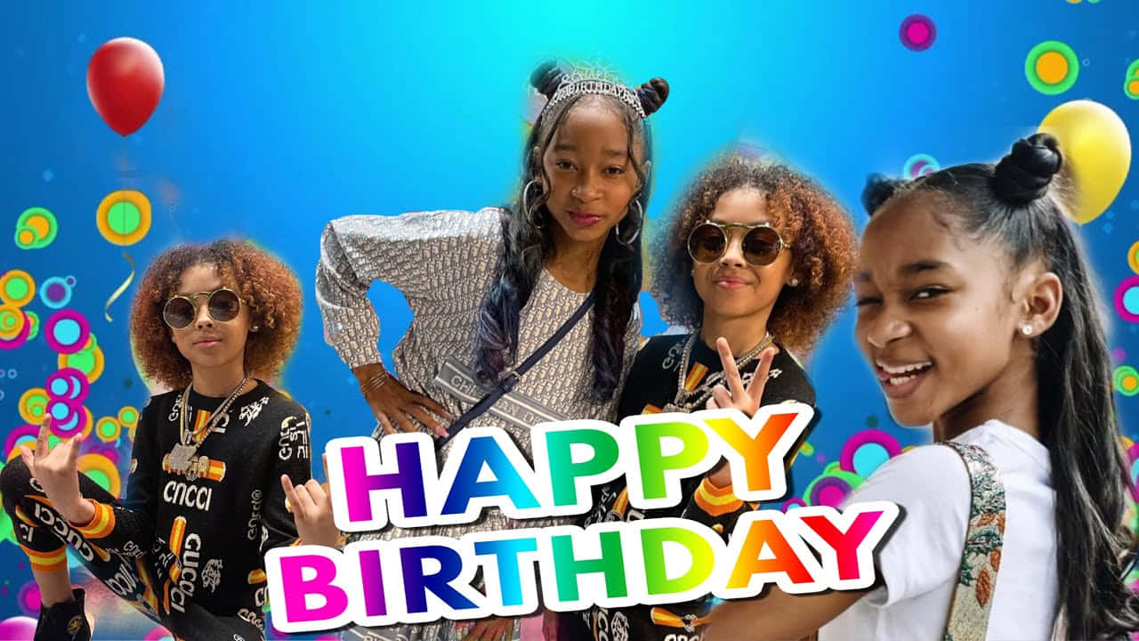 Birthday Party 桌布 壁紙 — 四位時尚年輕女孩在充滿活力的藍色背景前，與彩色氣球和彩虹色的「生日快樂」文字一起愉快地擺姿勢。