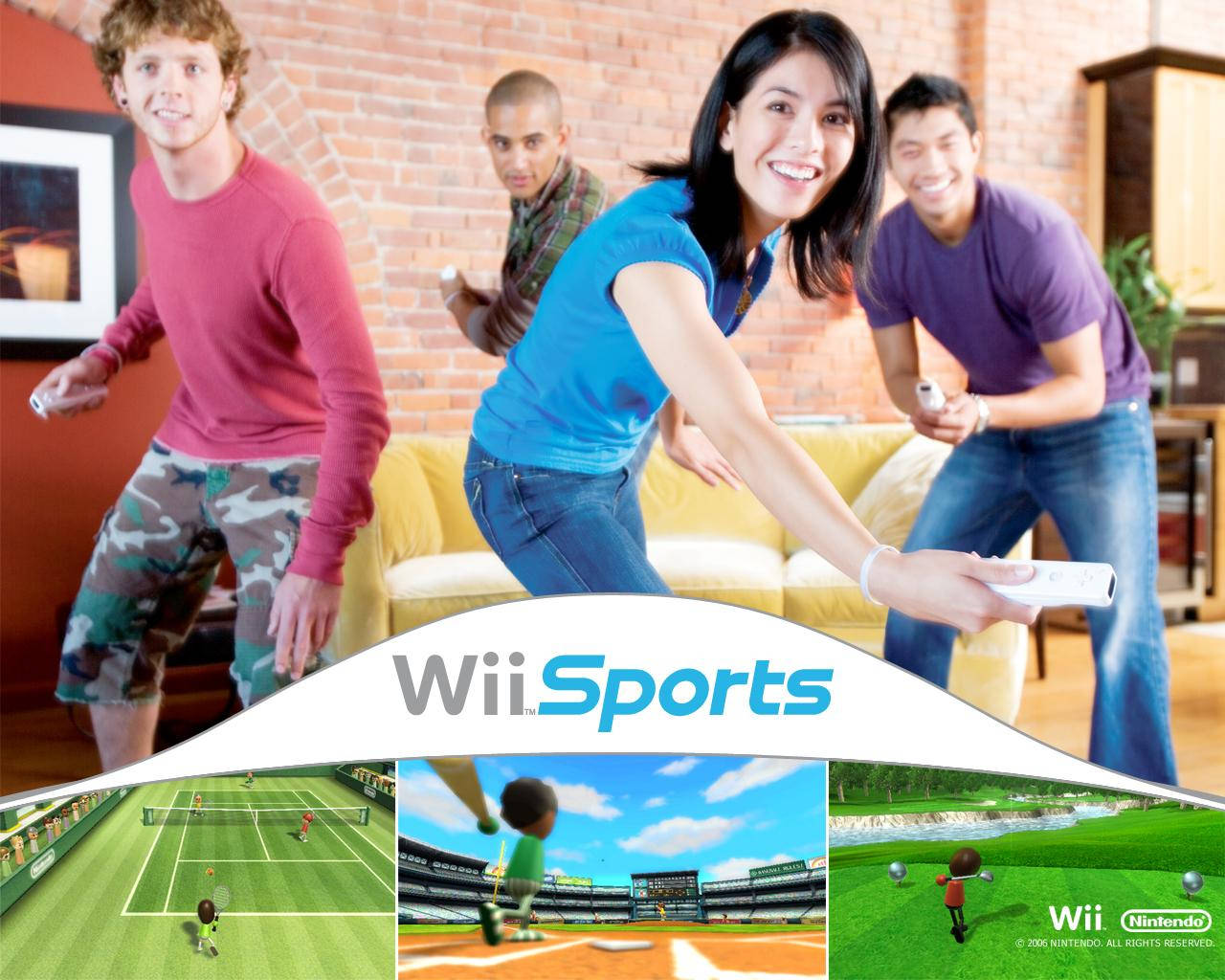 電玩遊戲 桌布 壁紙 — 四位朋友在明亮的客廳裡笑著玩Wii Sports，客廳有磚牆和黃色沙發。