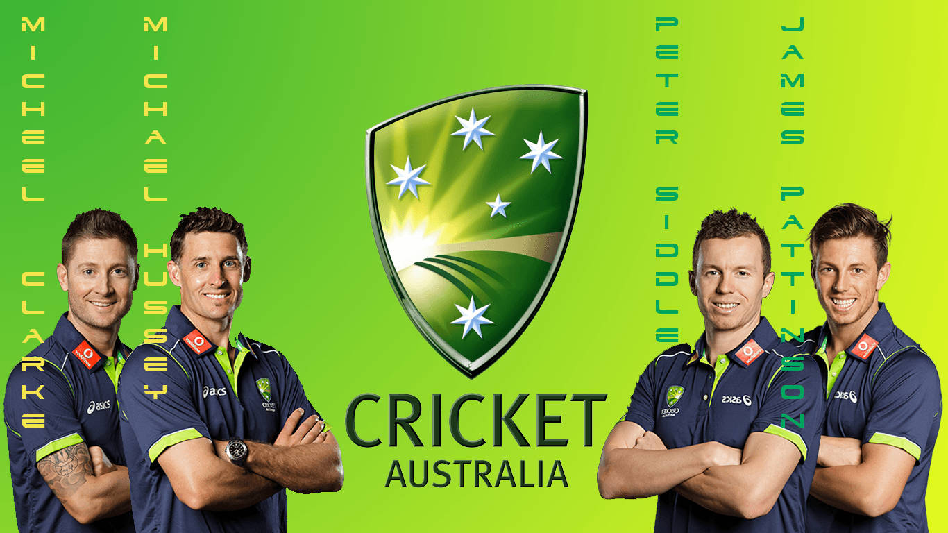 australia cricket 桌布 壁紙 — 四位澳洲板球運動員身穿藍色球衣，自信地站在帶有Cricket Australia標誌的亮綠色背景前。