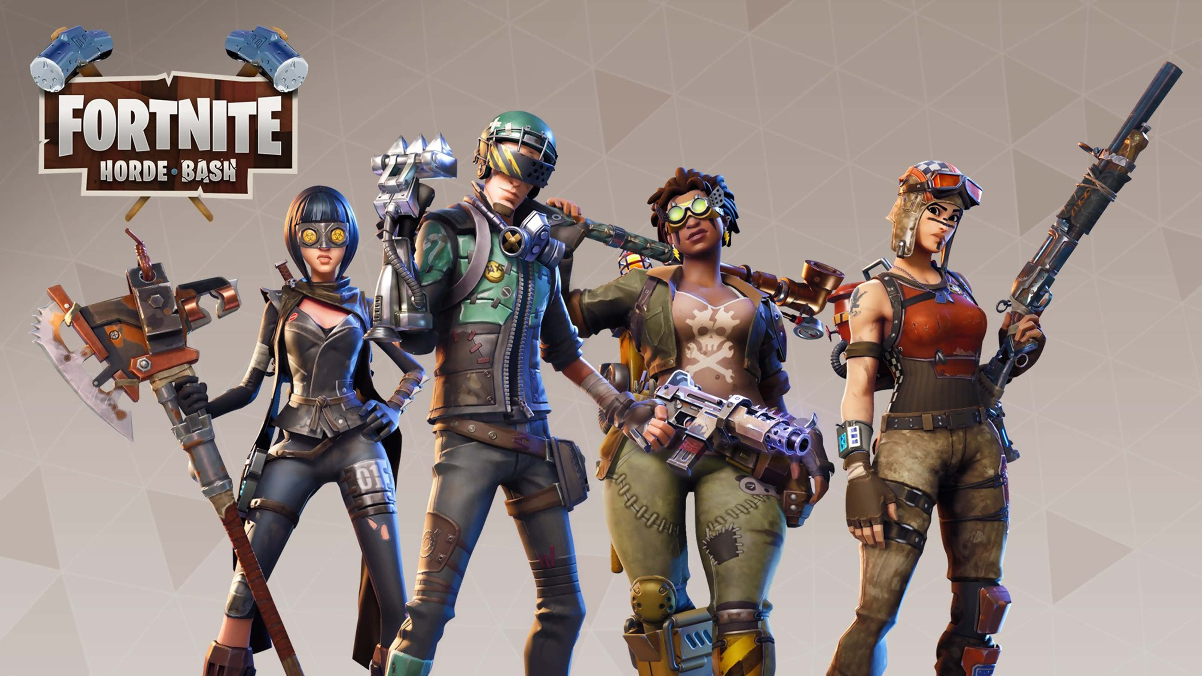 Fortnite 桌布 壁紙 — 四個《要塞英雄》角色身穿戰鬥裝備，在幾何背景前手持武器擺姿勢。
