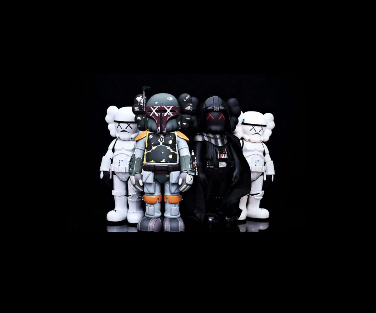 Kaws Stormtrooper 桌布 壁紙 — 四個以KAWS藝術風格設計的星際大戰角色，排成一列，背景為黑色，地板有反射效果。