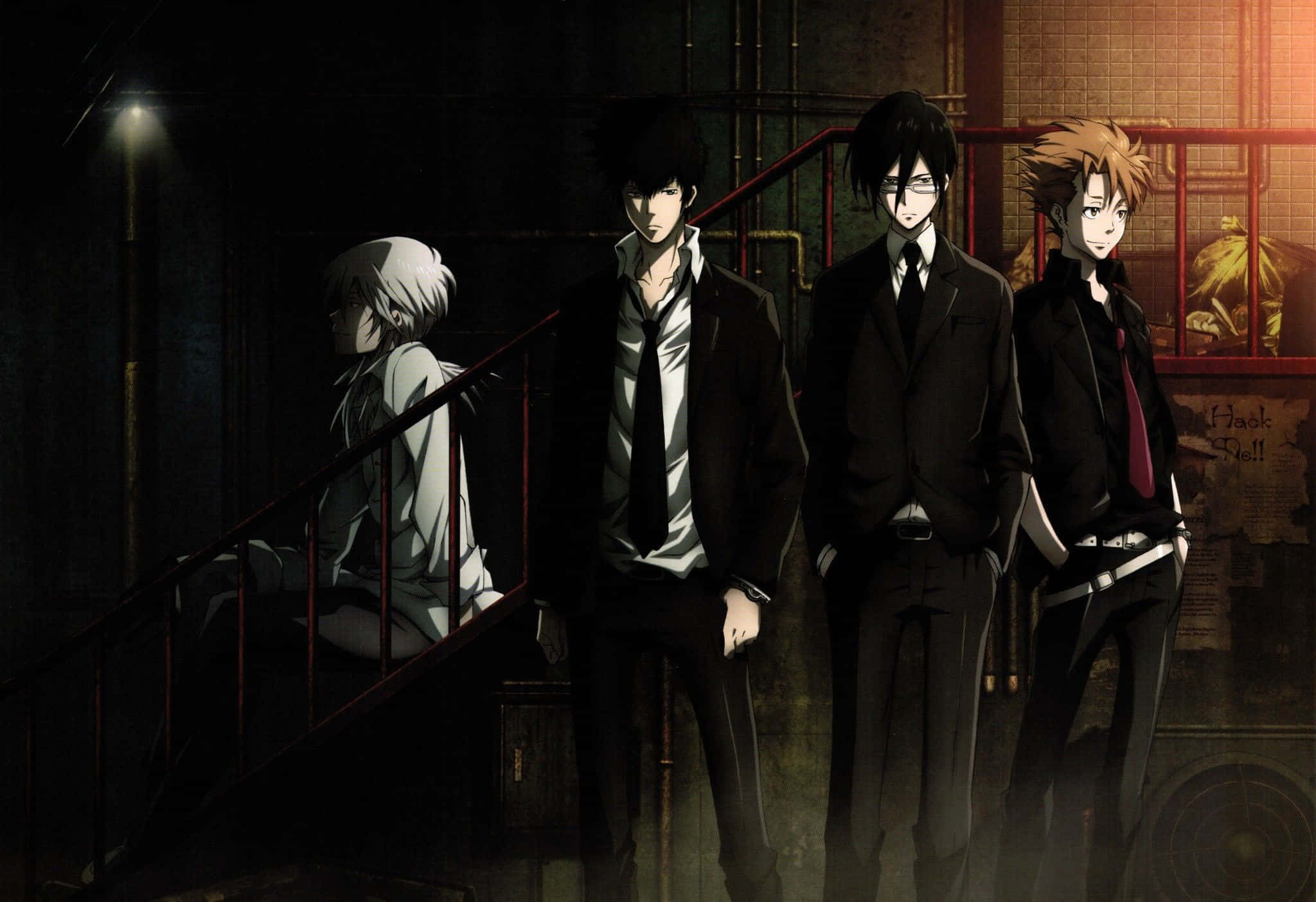 Shinya Kogami 桌布 壁紙 — 四個動漫角色站在光線昏暗的工業樓梯間，帶有戲劇性燈光和粗糙質感。