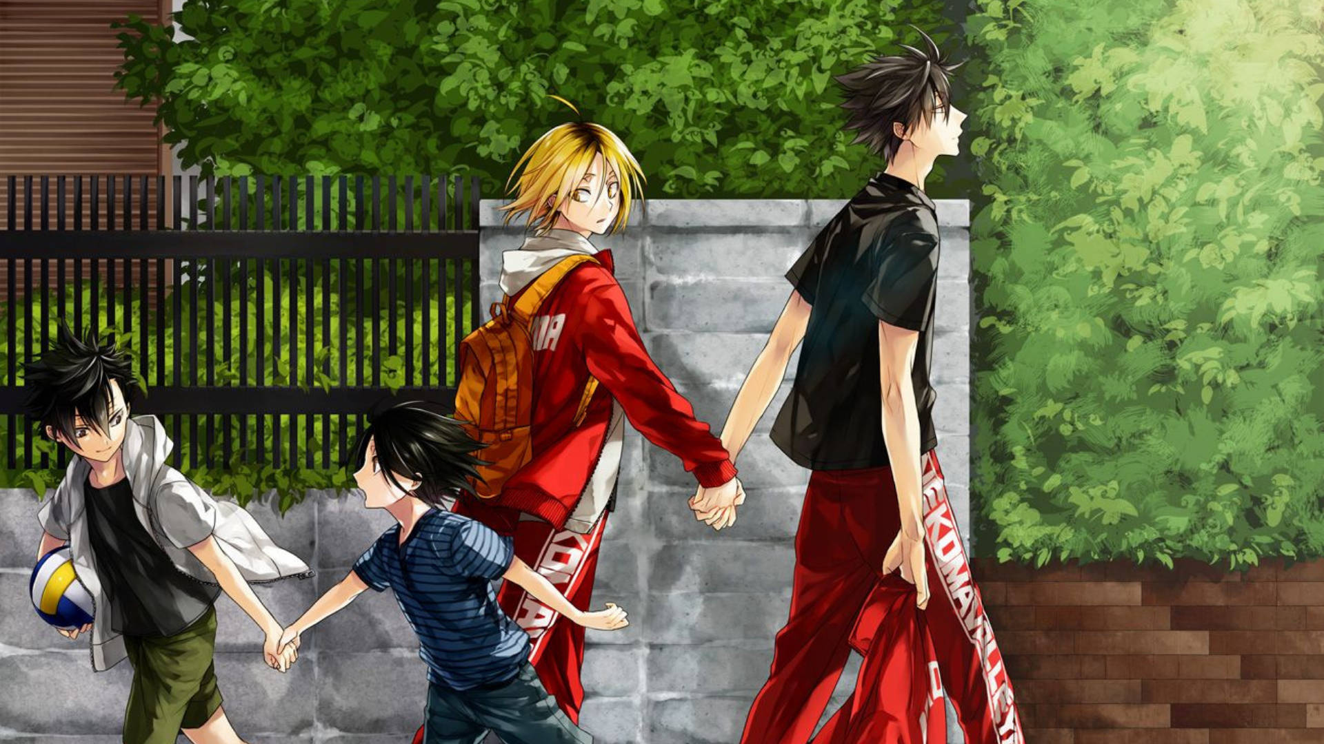 Kenma Kozume 桌布 壁紙 — 四個動畫男孩手牽手沿著石牆行走，旁邊有綠色灌木叢和籬笆。