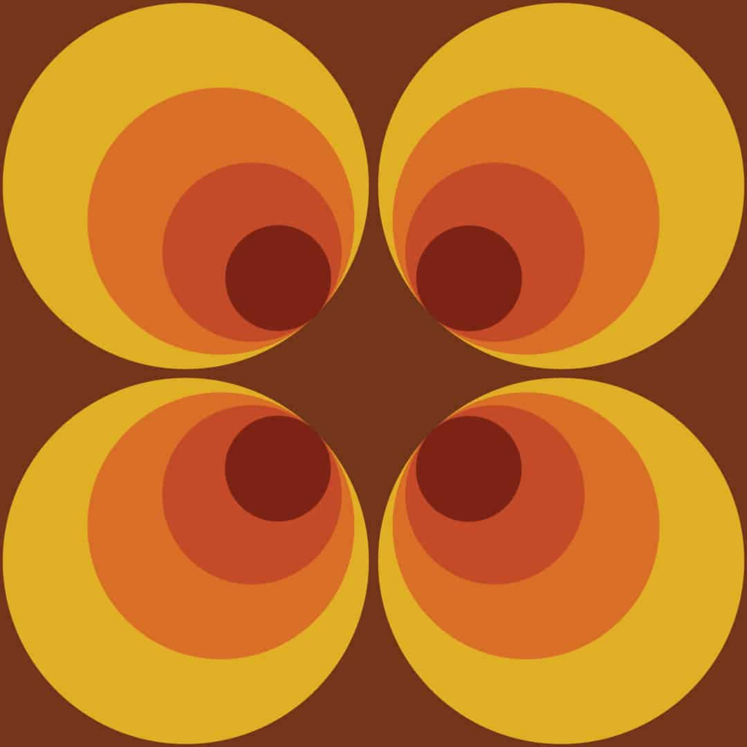 Retro 70s Aesthetic 桌布 壁紙 — 四個同心橙色和黃色圓圈在棕色背景上創造出大膽的復古幾何圖案。