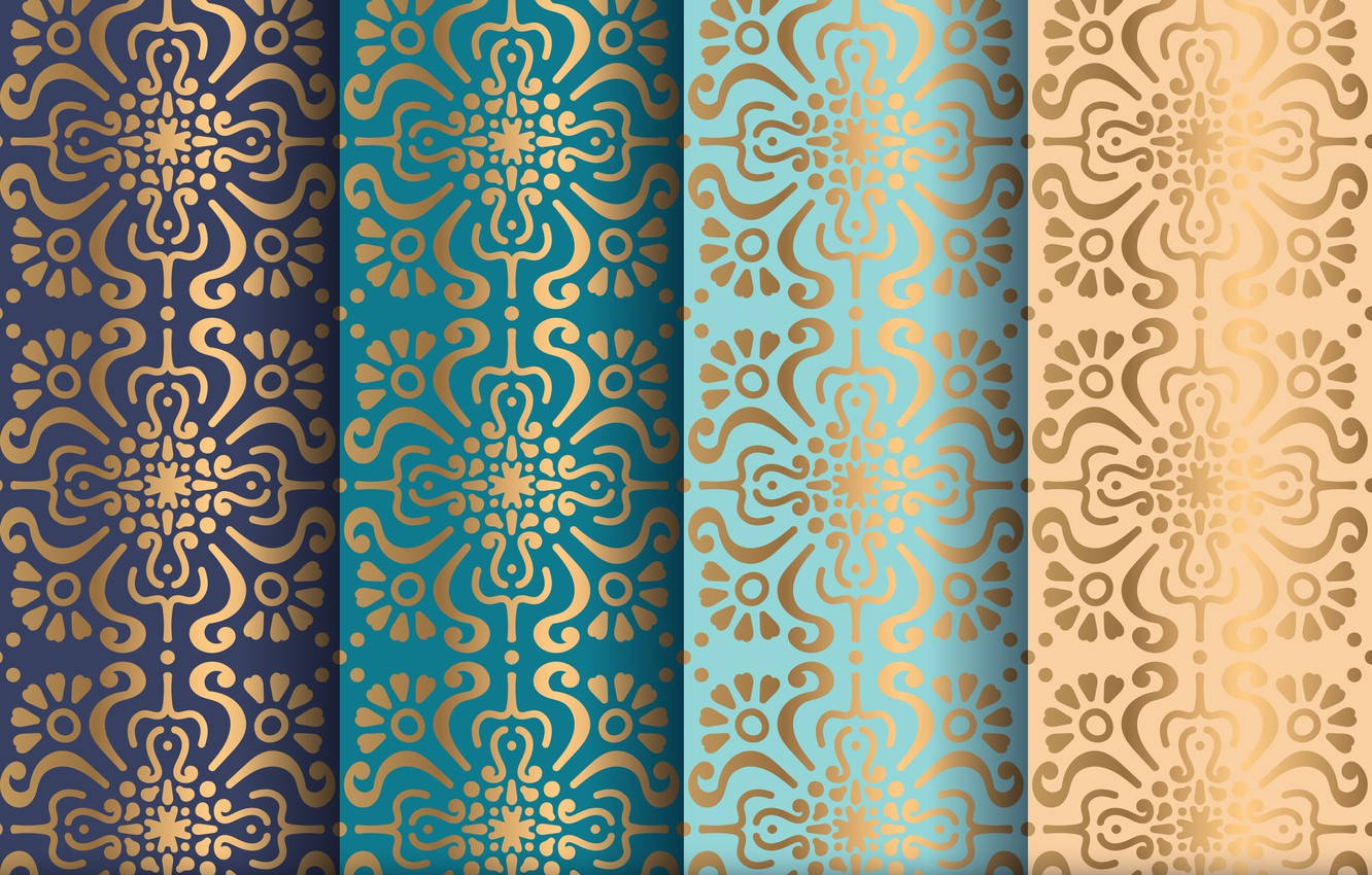 Gold Texture 桌布 壁紙 — 四個垂直面板在深藍色、藍綠色、淺藍色和米色背景上展示華麗的金色花絲圖案。