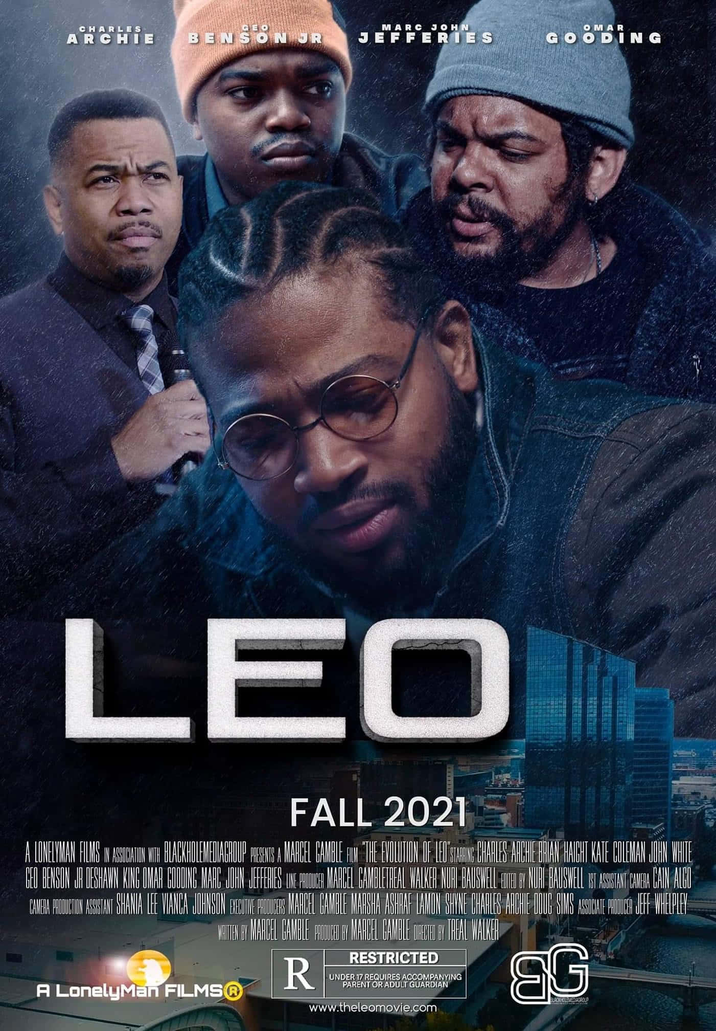電影動圖 桌布 壁紙 — 四個強烈的男人在《Leo》的 gritty 城市電影海報中俯視，背景是城市天際線。