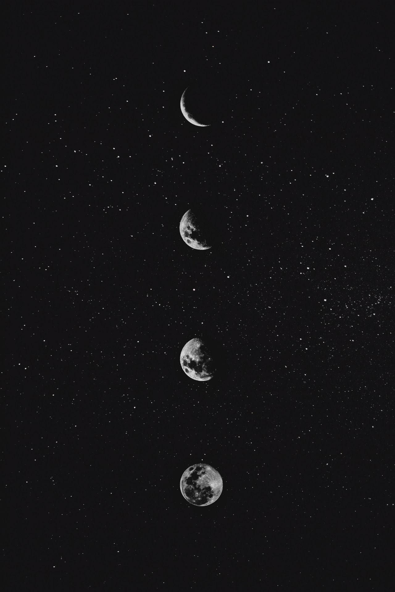 月光 桌布 壁紙 — 四個月亮相位垂直排列在繁星點點的夜空背景下，單色。