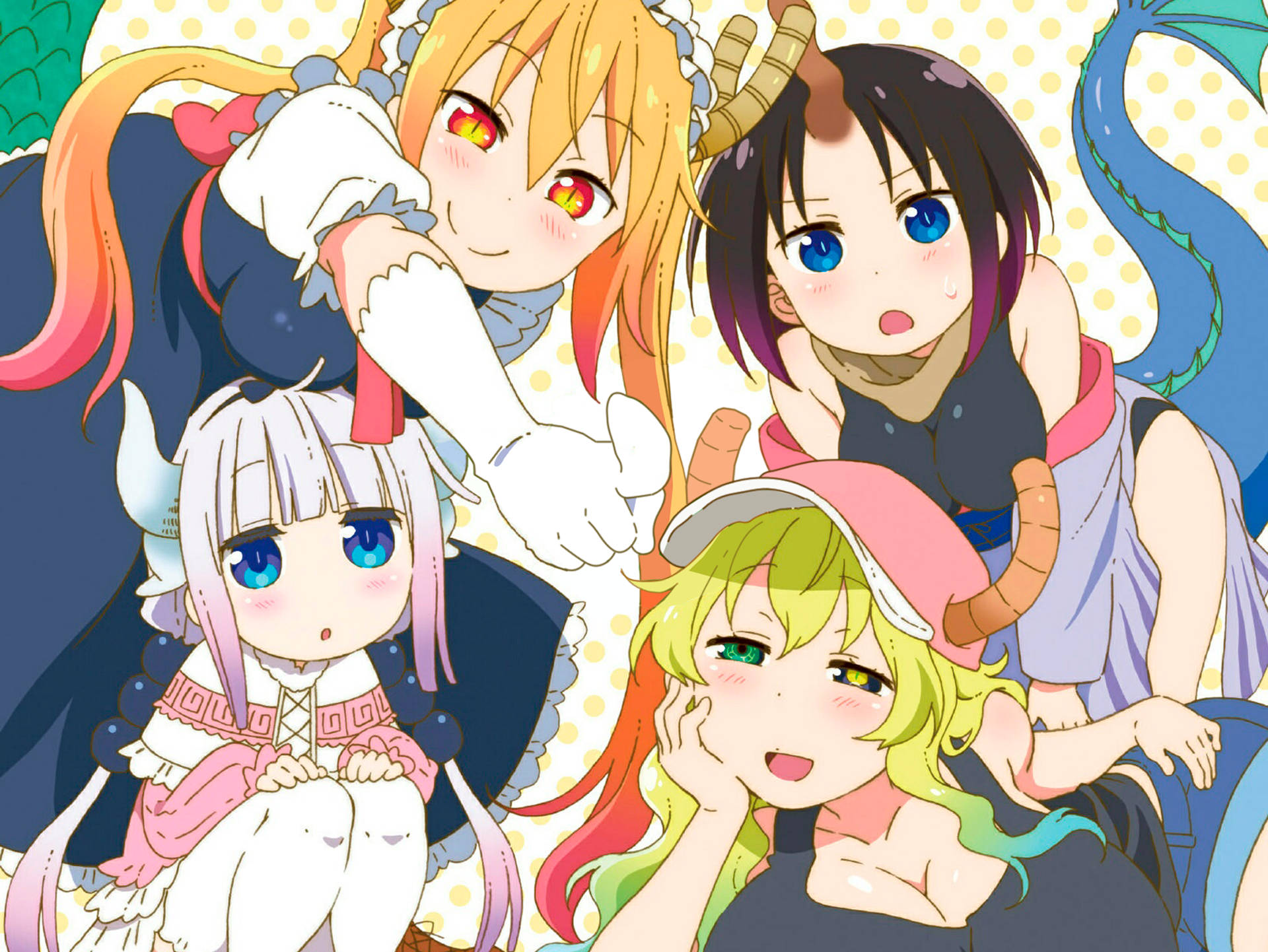 Lucoa 桌布 壁紙 — 四個有角和尾巴的動漫女孩在圓點背景前開心地擺姿勢。