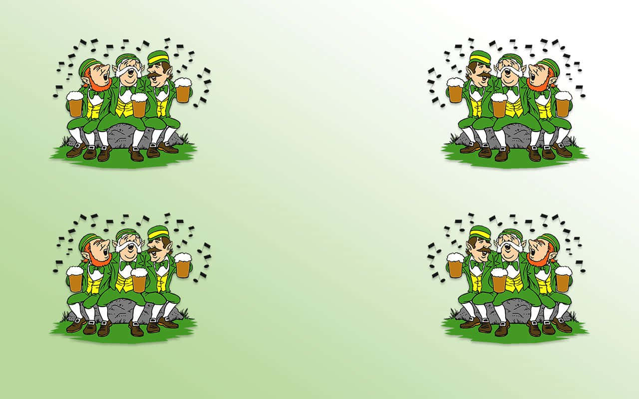 St Patrick's Day 桌布 壁紙 — 四個穿著綠色西裝的相同卡通小矮妖在草地上拿著啤酒杯大笑和唱歌。