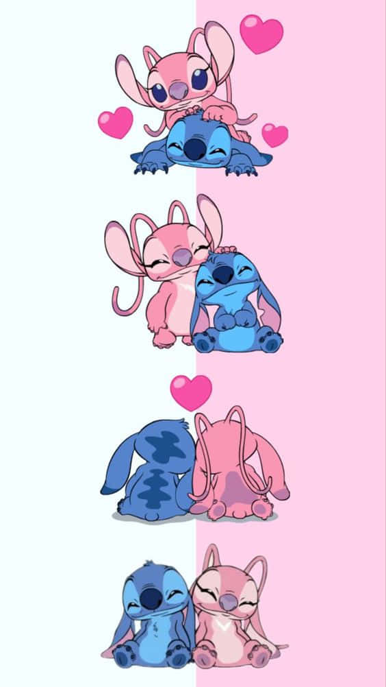 Adorable Stitch 桌布 壁紙 — 四個粉紅色和藍色的可愛卡通外星人，以甜蜜浪漫的姿勢擁抱和親吻，伴有漂浮的心形。