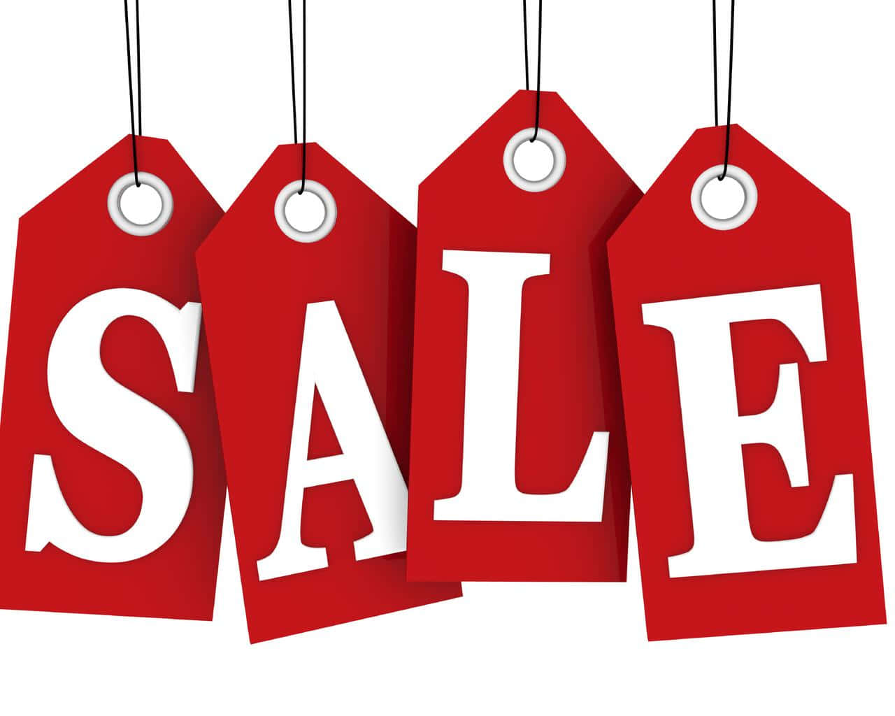 Sales 桌布 壁紙 — 四個紅色促銷標籤，上面有白色粗體字母，用黑色繩子掛在純白色背景上。