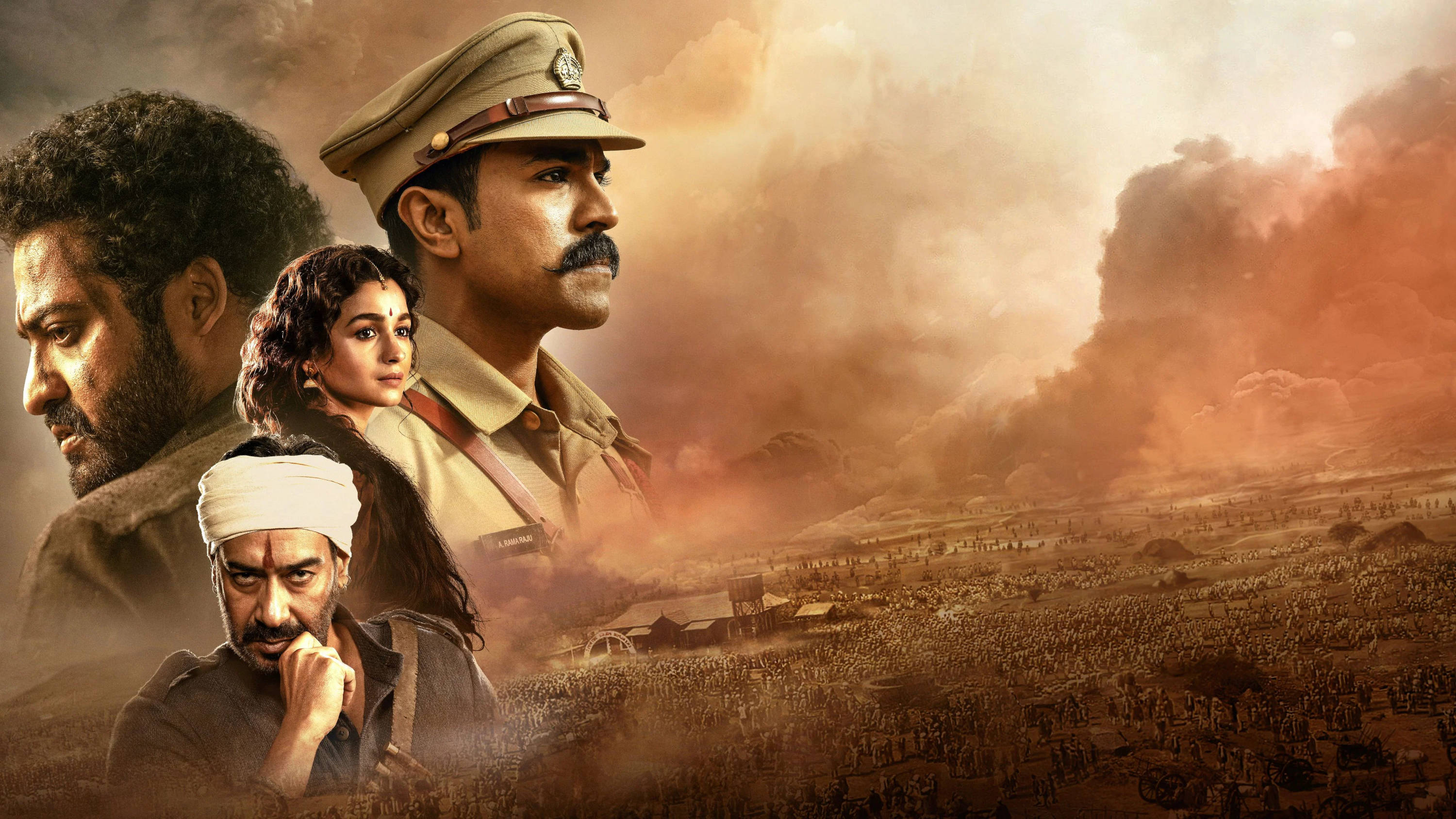 telugu 桌布 壁紙 — 四個身著歷史軍裝的強烈角色，在煙霧瀰漫的橙色天空下，站在廣闊的戰場上。