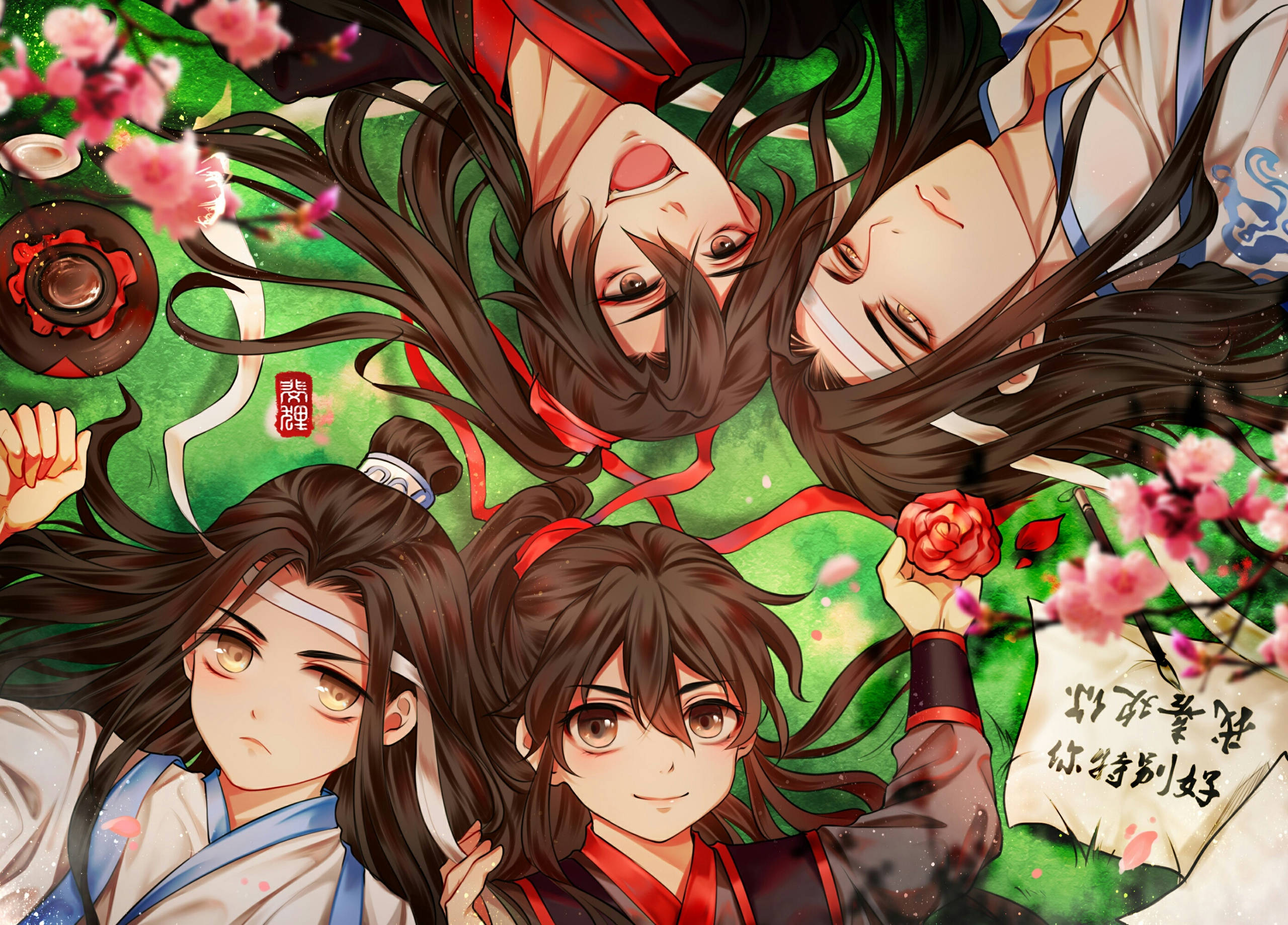 mo 桌布 壁紙 — 四個長黑髮的動漫角色漂浮在粉紅櫻花和綠葉之間，手持紅花和卷軸。