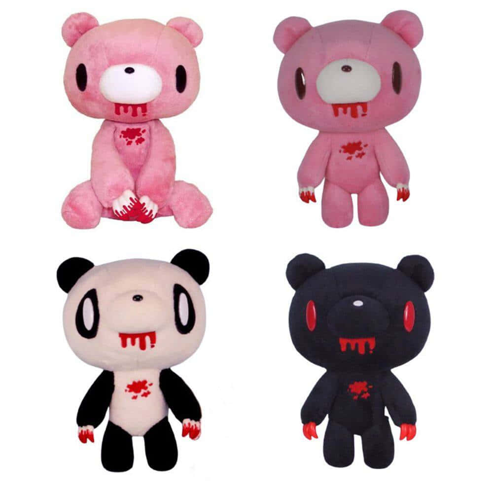 gloomy bear 桌布 壁紙 — 四個類似熊和熊貓的毛絨玩具，帶有血跡和紅色爪子，背景為白色。