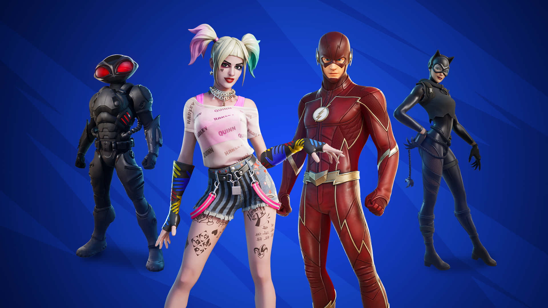 Fortnite Manic Skin 桌布 壁紙 — 四個風格化的電子遊戲角色，包括哈莉·奎茵和閃電俠，在充滿活力的藍色漸變背景前自信地擺姿勢。