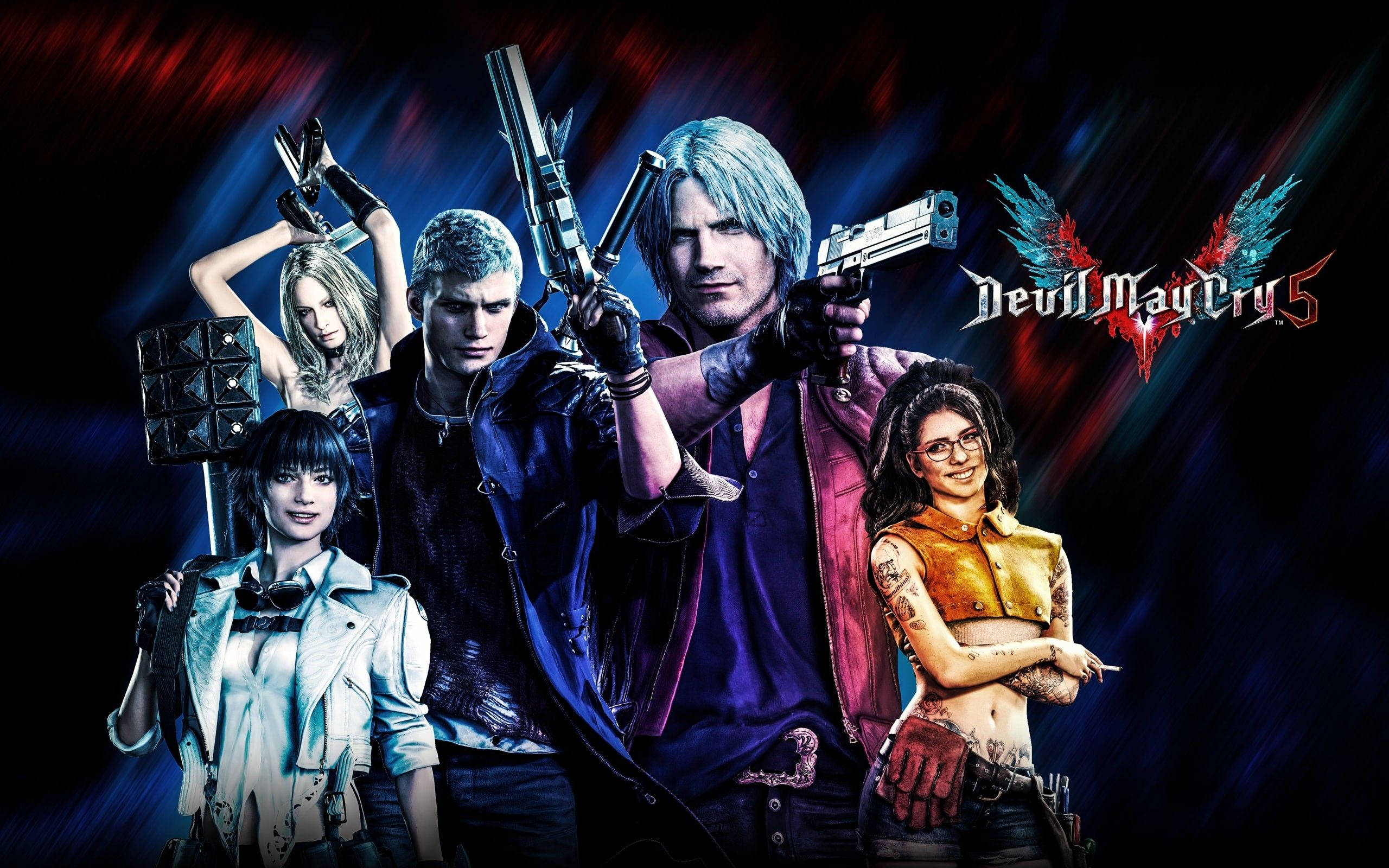 Devil May Cry 5 桌布 壁紙 — 四個風格化的電子遊戲角色在深紅和藍色條紋背景下戲劇性地擺出持武器姿勢。