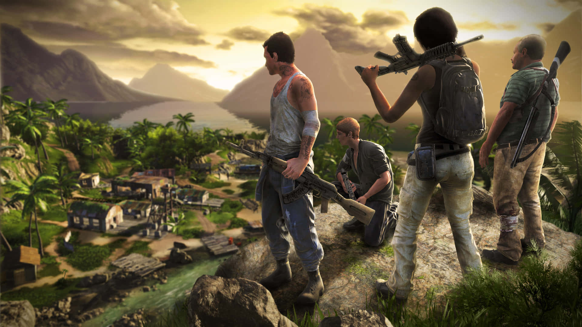 Far Cry 3 桌布 壁紙 — 四名武裝倖存者在黃金時刻從岩石懸崖俯瞰熱帶村莊，遠處有山脈。