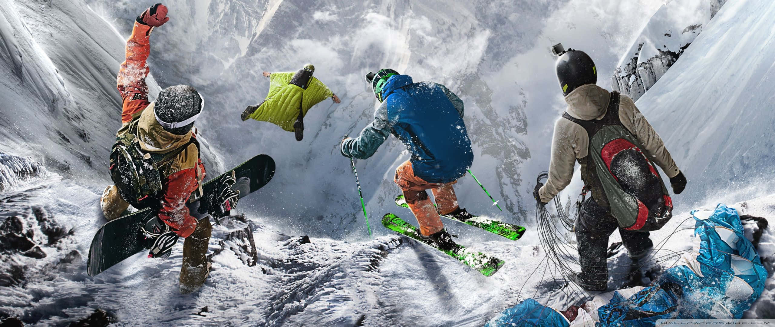 Steep 桌布 壁紙 — 四名穿著鮮豔裝備的滑雪板手和滑雪者跳躍並滑下陡峭的雪山斜坡。