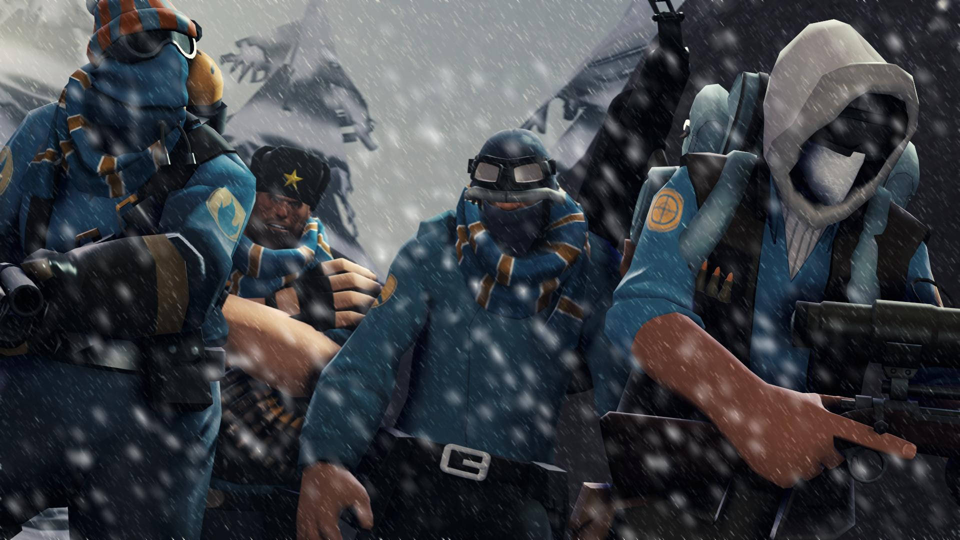 Tf2 桌布 壁紙 — 四名身著藍色制服、被雪覆蓋的士兵站在暴風雪中，步槍已拔出，背景是山脈。