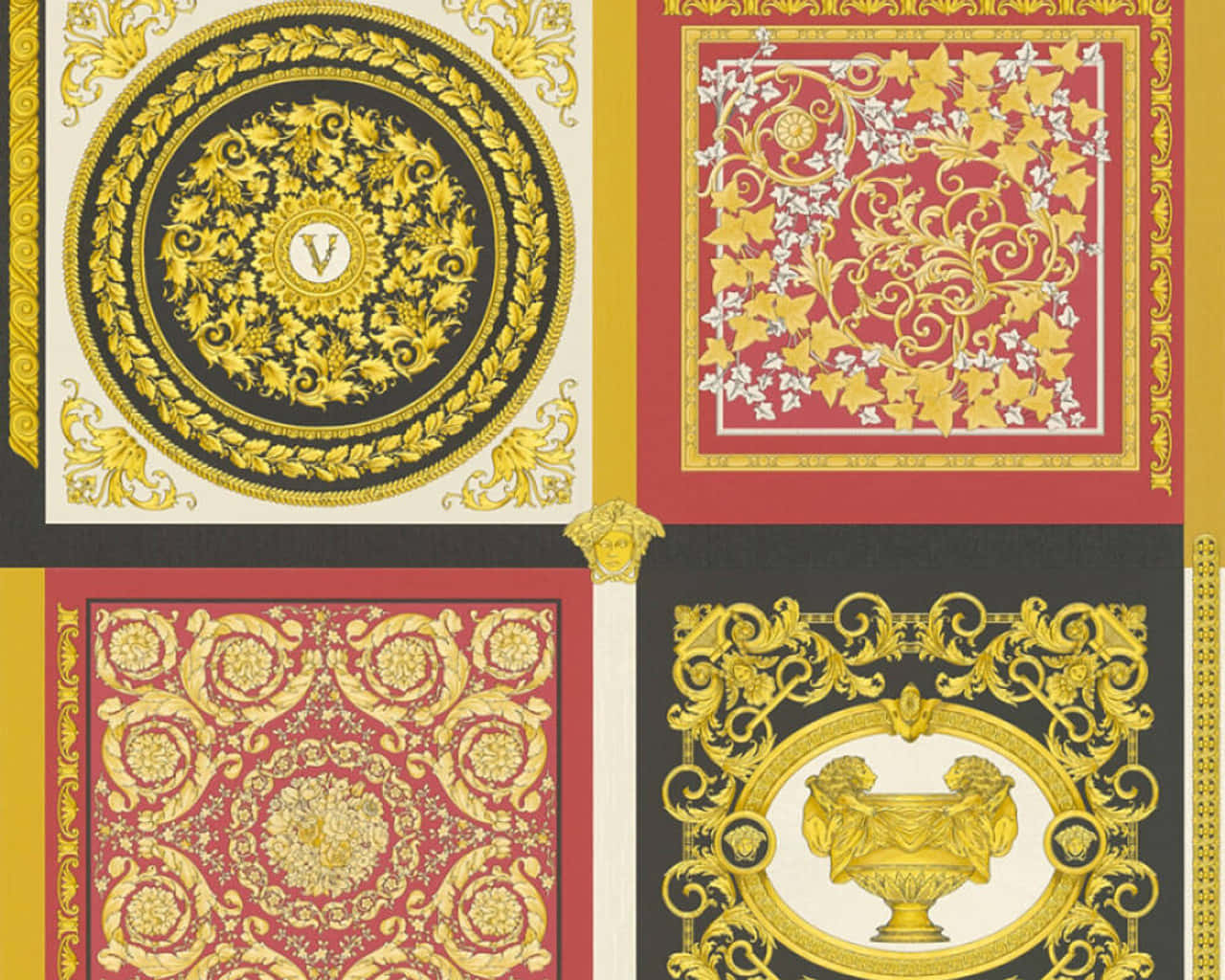 versace 桌布 壁紙 — 四塊華麗的 Versace 壁紙面板，在紅色、黑色和奶油色背景上飾有金色巴洛克圖案。