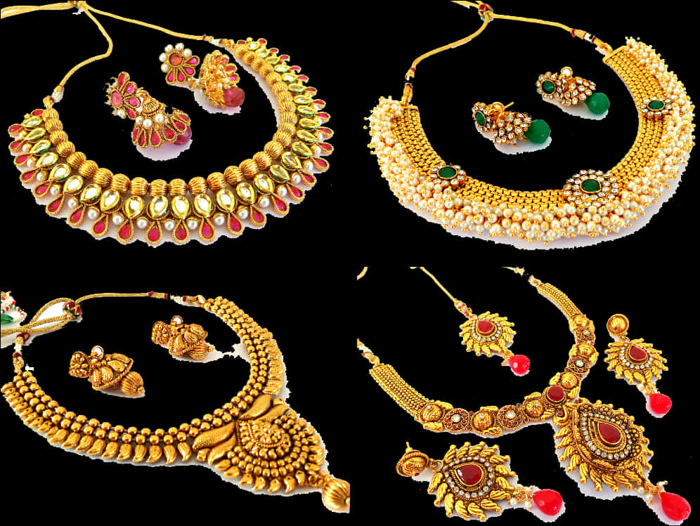 Indian Jewellery 桌布 壁紙 — 四套華麗的金飾套裝，帶有紅色、綠色和珍珠點綴，展示在黑色背景上。