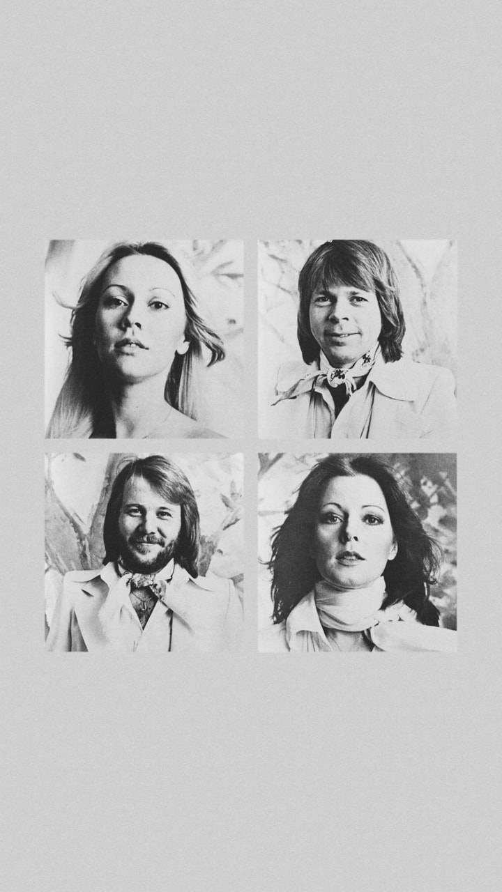Abba 桌布 壁紙 — 四張1970年代音樂家的復古黑白肖像，以網格排列在純色背景上。