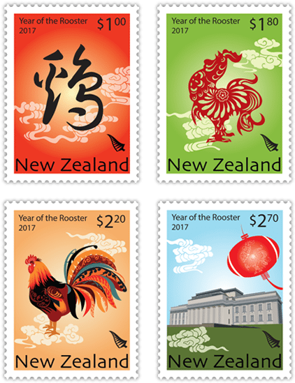 春節 桌布 壁紙 — 四張色彩繽紛的紐西蘭2017年雞年郵票，以書法公雞藝術和建築物上的紅燈籠為特色。