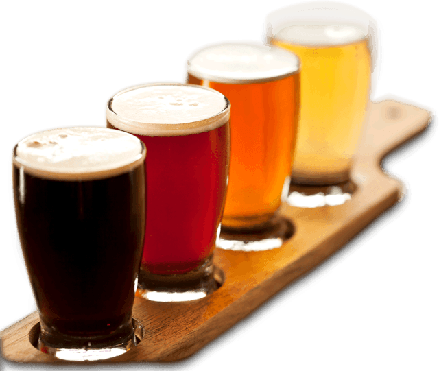 Beer Free 桌布 壁紙 — 四杯啤酒，從深色世濤到淺色拉格，放在一個木製品嚐托盤上，背景是柔和的青綠色。