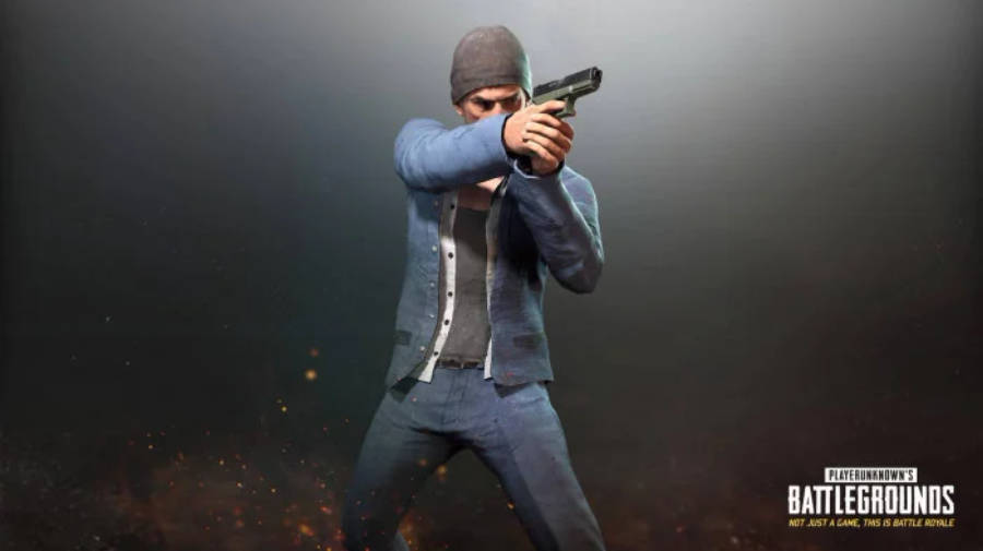 pubg mobile 桌布 壁紙 — 在PUBG中，一名玩家在黑暗煙霧繚繞的背景中，專注地瞄準手槍，背景有發光的餘燼。
