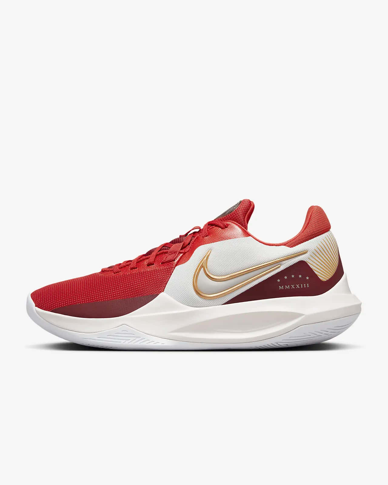 Nike 桌布 壁紙 — 在乾淨的攝影棚燈光下展示的紅白金色Nike籃球鞋，帶有MMXXIII細節。