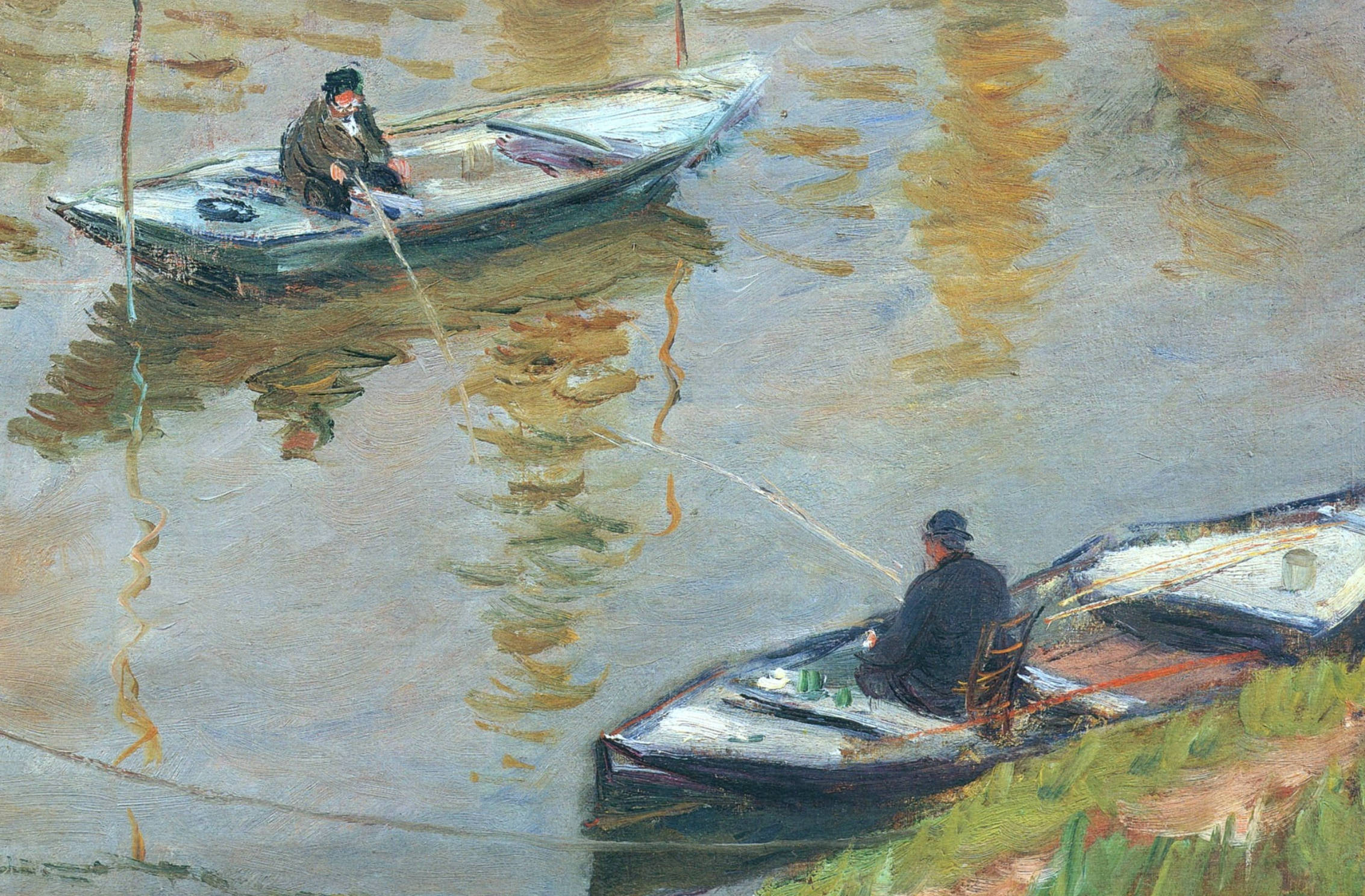 Monet 桌布 壁紙 — 在印象派畫作中，兩名漁夫在小船上將釣線拋入平靜的水面，水面反射著金色的光芒。