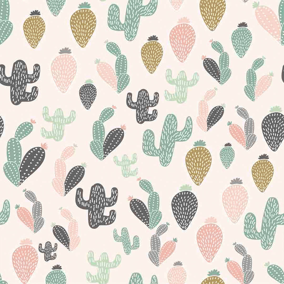 Cactus 桌布 壁紙 — 在奶油色背景上，以粉彩粉紅、薄荷和金色呈現的風格化仙人掌圖案，充滿歡樂。