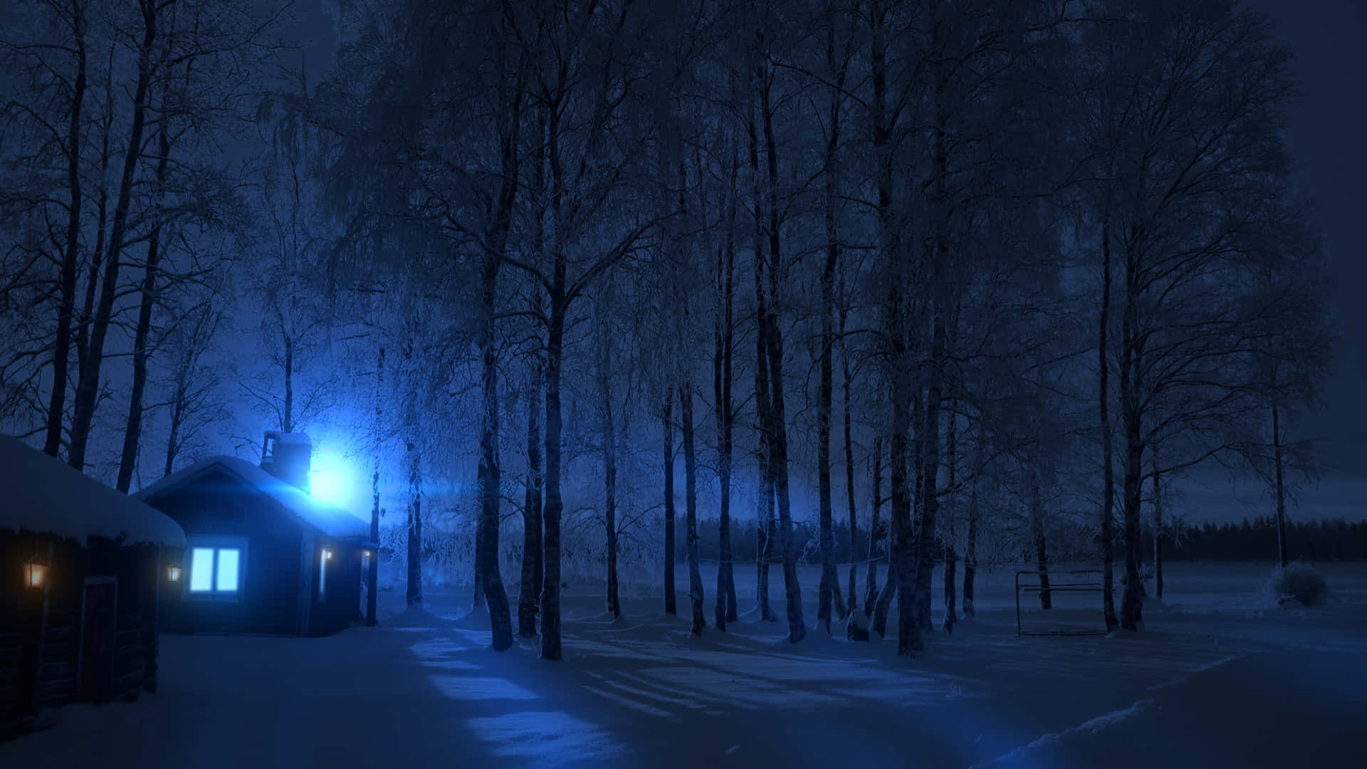 HD Winter 桌布 壁紙 — 在寂靜的冬日森林中，一間舒適的小屋在雪夜天空下溫暖地發光，周圍環繞著光禿禿的樹木。
