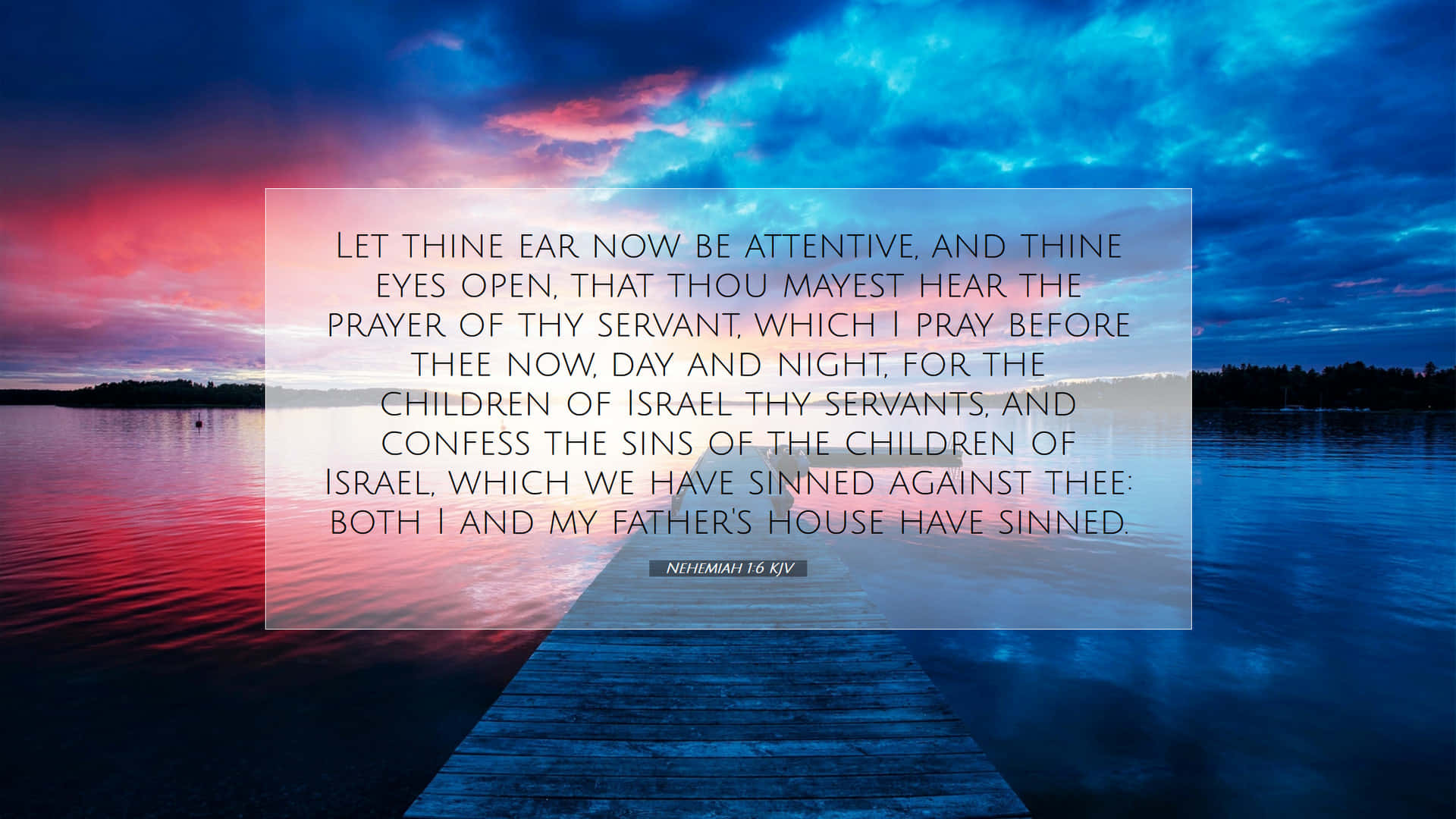 Bible Quotes 桌布 壁紙 — 在戲劇性的暮色天空下，一個木製碼頭延伸到平靜的湖中，天空中有火熱的粉紅色和深藍色的雲彩。