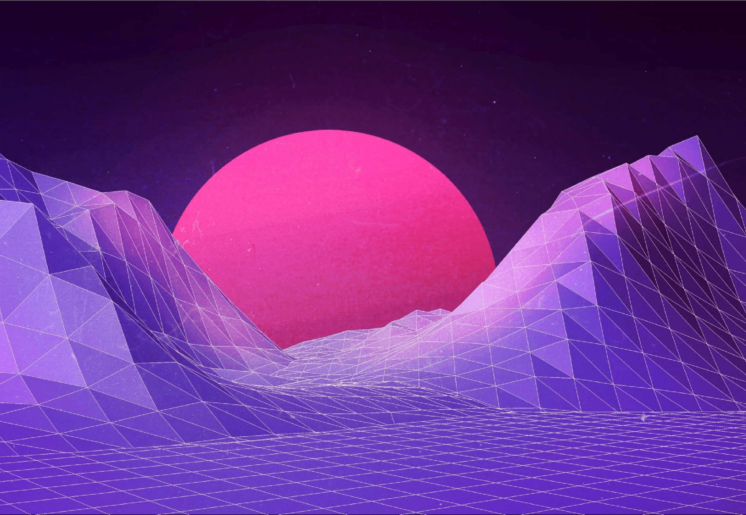 Vaporwave 桌布 壁紙 — 在數位網格中，發光的粉紅色太陽下，幾何紫色山脈的復古未來主義景觀。