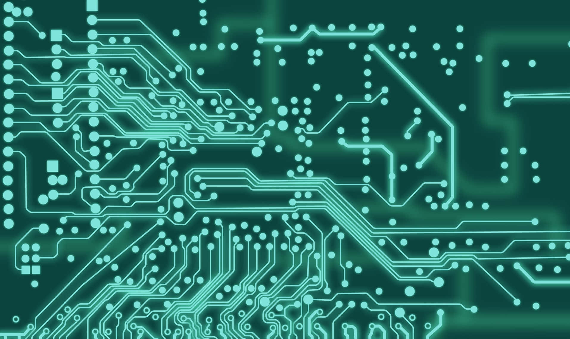 Circuit 桌布 壁紙 — 在深綠色背景上，帶有複雜路徑和焊接點的發光青綠色電路板圖案。