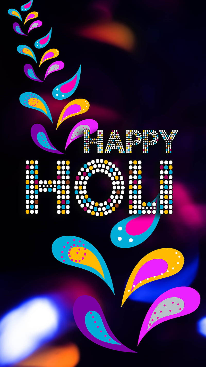 Holi 桌布 壁紙 — 在深色散景背景上，帶有閃爍圓點和旋轉佩斯利圖案的充滿活力的彩色灑紅節文字。