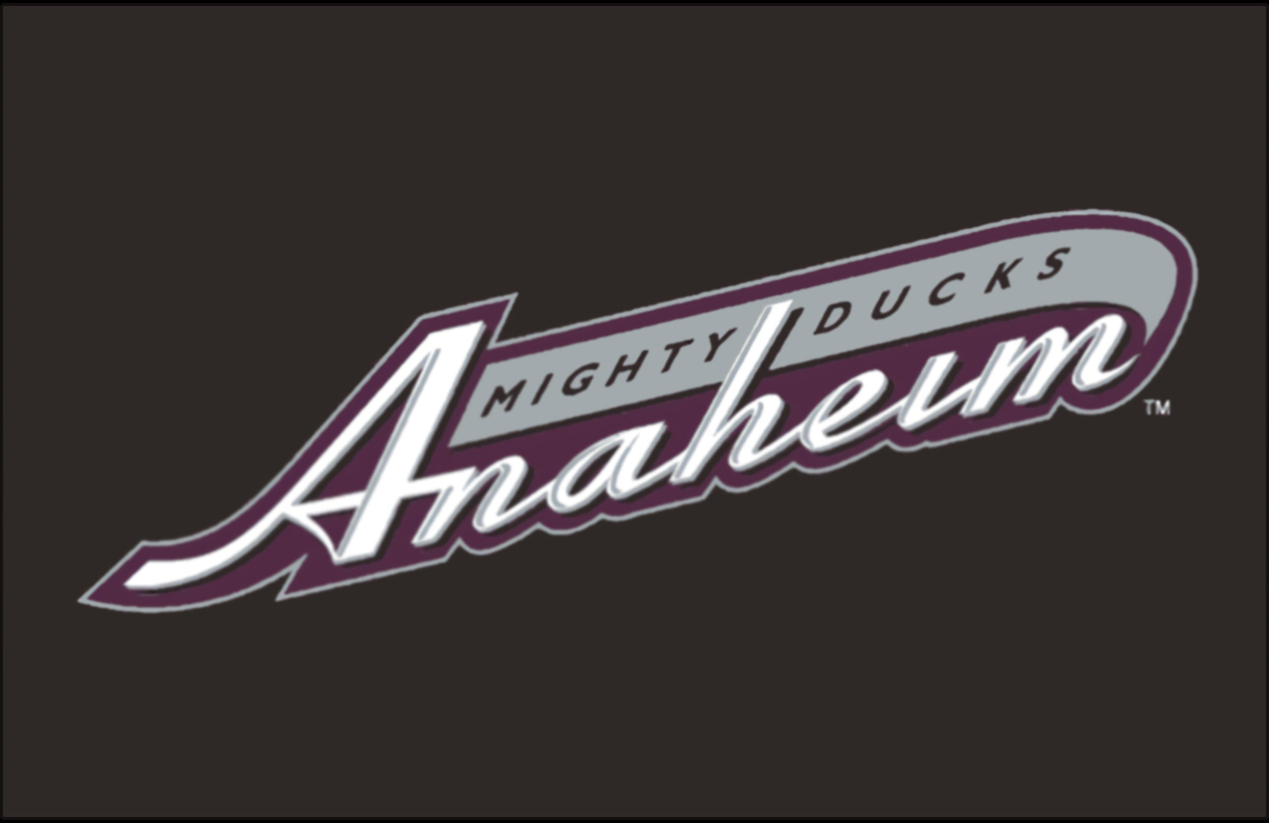 ducks 桌布 壁紙 — 在深色背景上以白色和紫色字體呈現的Mighty Ducks Anaheim標誌。
