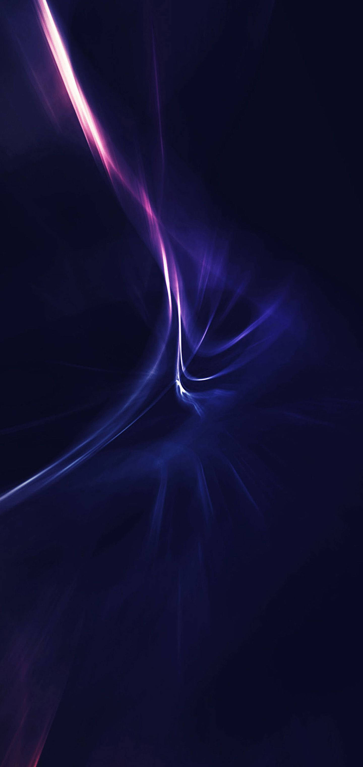 Galaxy S10 桌布 壁紙 — 在深邃的宇宙黑色背景上，電光藍和洋紅色的光條形成旋轉的漩渦。