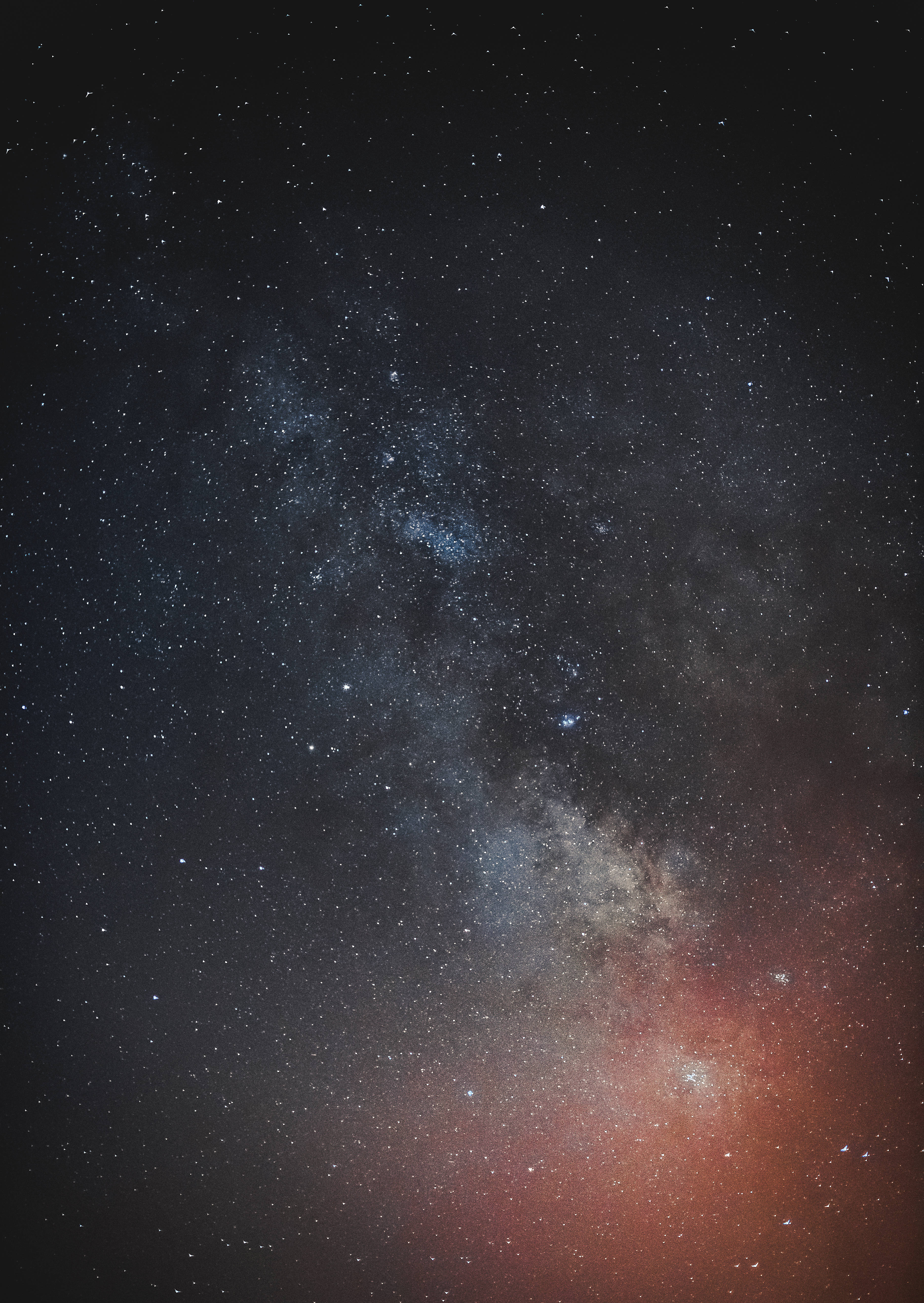 nasa 美學 桌布 壁紙 — 在深邃的黑色天空中，銀河系閃耀著宇宙塵埃和恆星的壯麗景色。