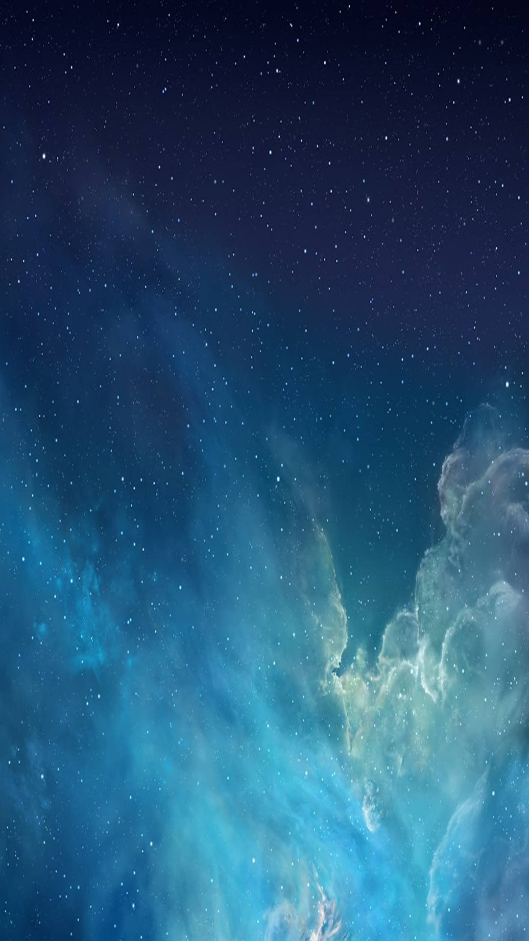 藍色 桌布 壁紙 — 在深靛藍色的天空下，一個宇宙星雲在星場中旋轉，呈現出鮮豔的藍色和白色。