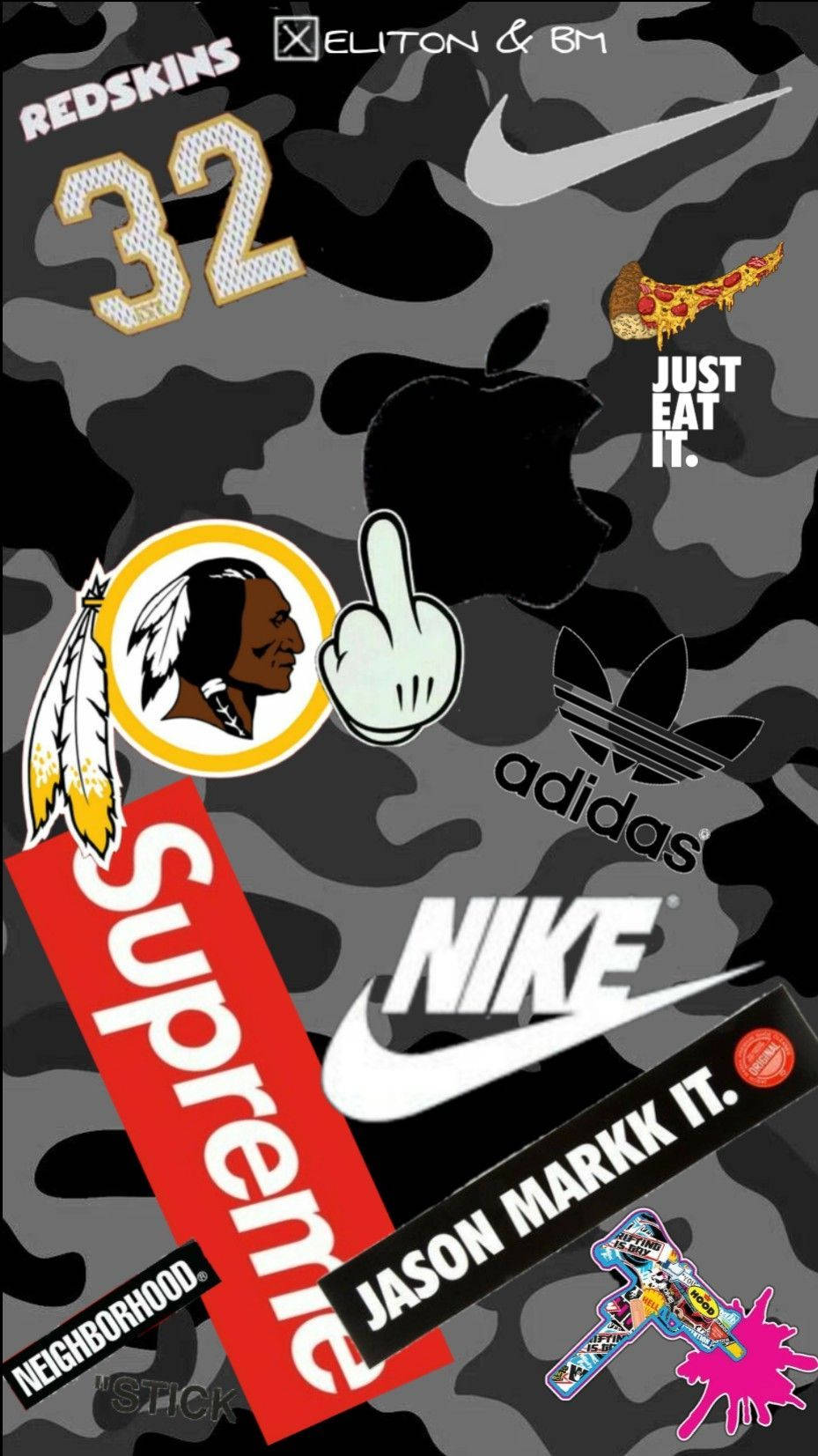 Nike 桌布 壁紙 — 在灰色迷彩背景上的流行文化標誌和符號拼貼，包括Nike Supreme和Redskins品牌。