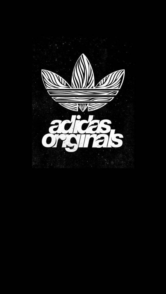 adidas iPhone 桌布 壁紙 — 在紋理黑色背景上，帶有條紋三葉草的大膽白色adidas originals標誌。