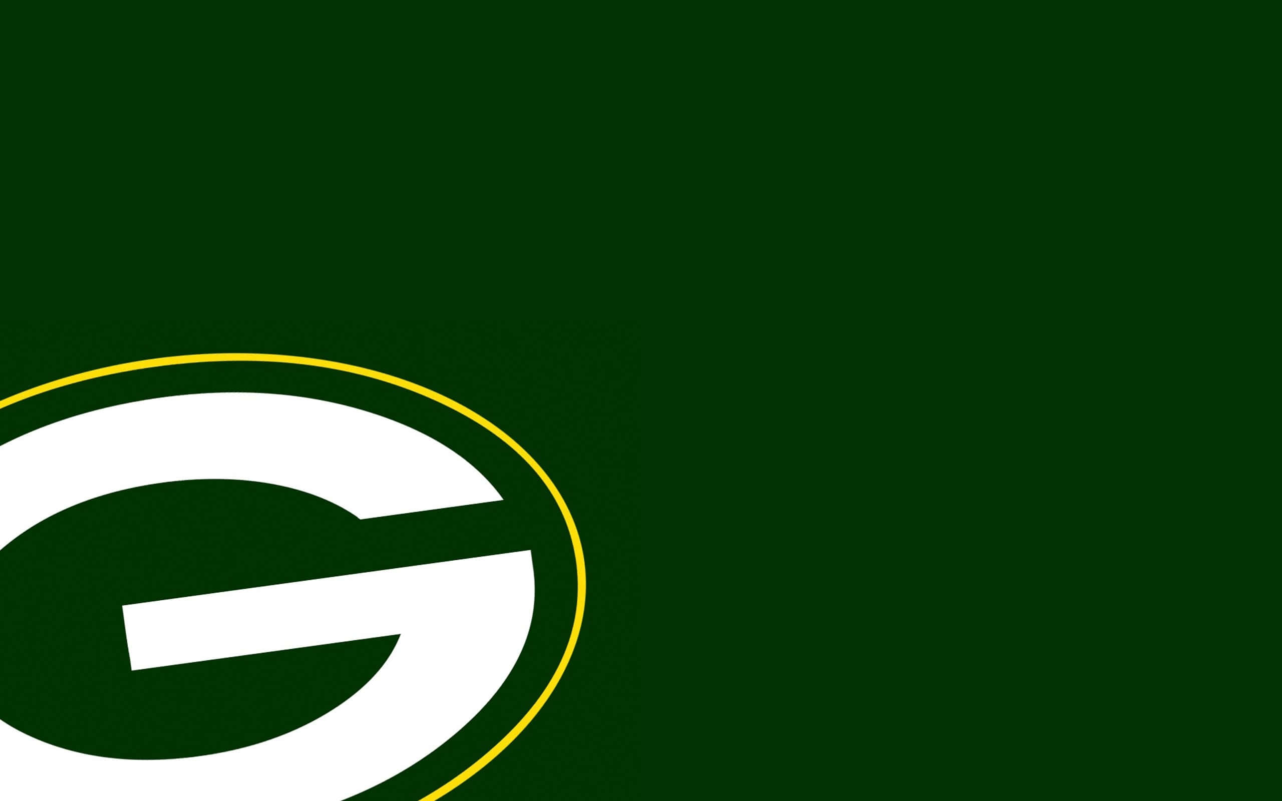 Packers 桌布 壁紙 — 在純深綠色背景上，一個大膽的綠色和黃色「G」標誌，採用簡潔的極簡設計。