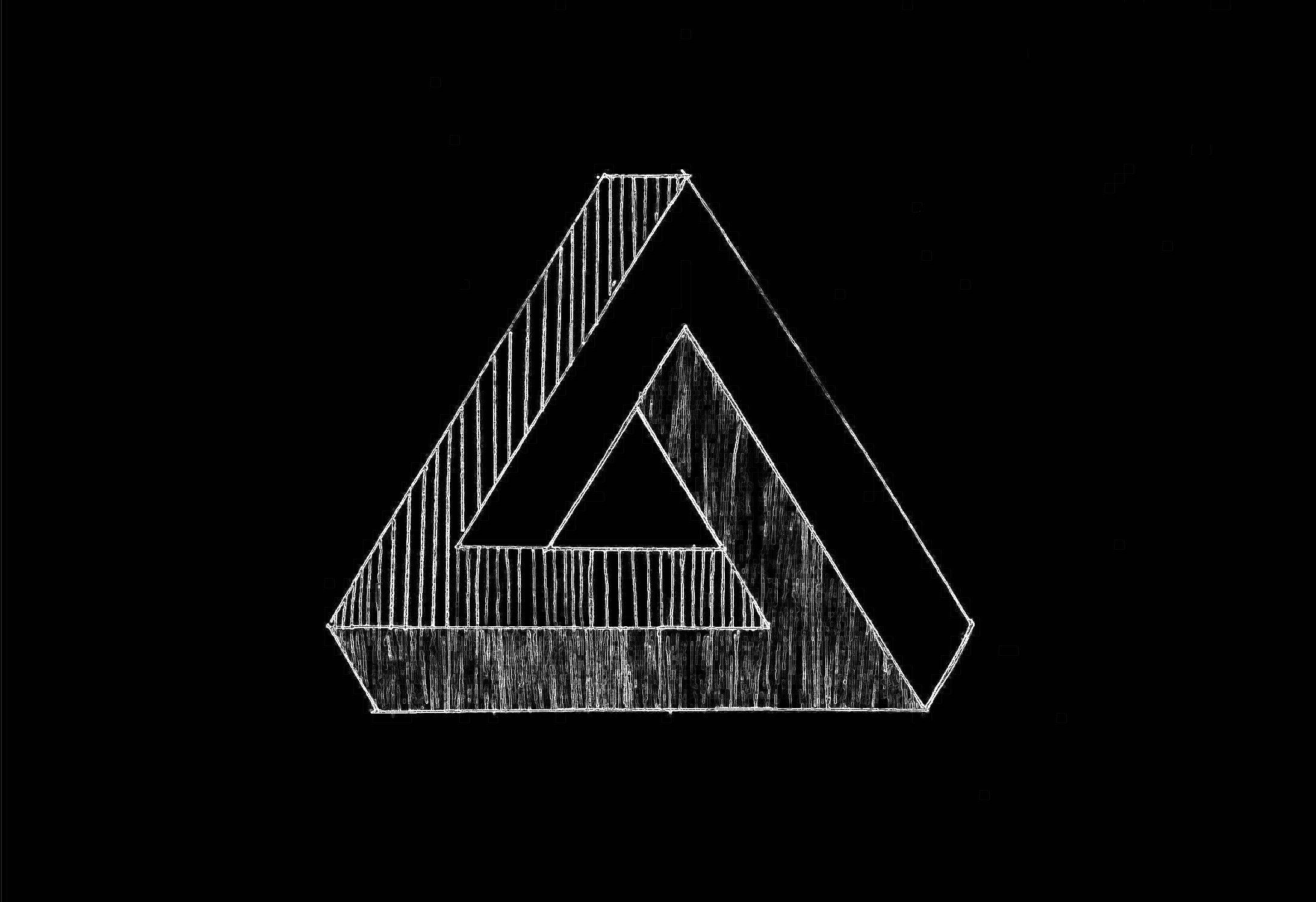 pyramid 桌布 壁紙 — 在純黑背景上用白色粉筆手繪的彭羅斯三角錯覺，創造出令人費解的幾何悖論。