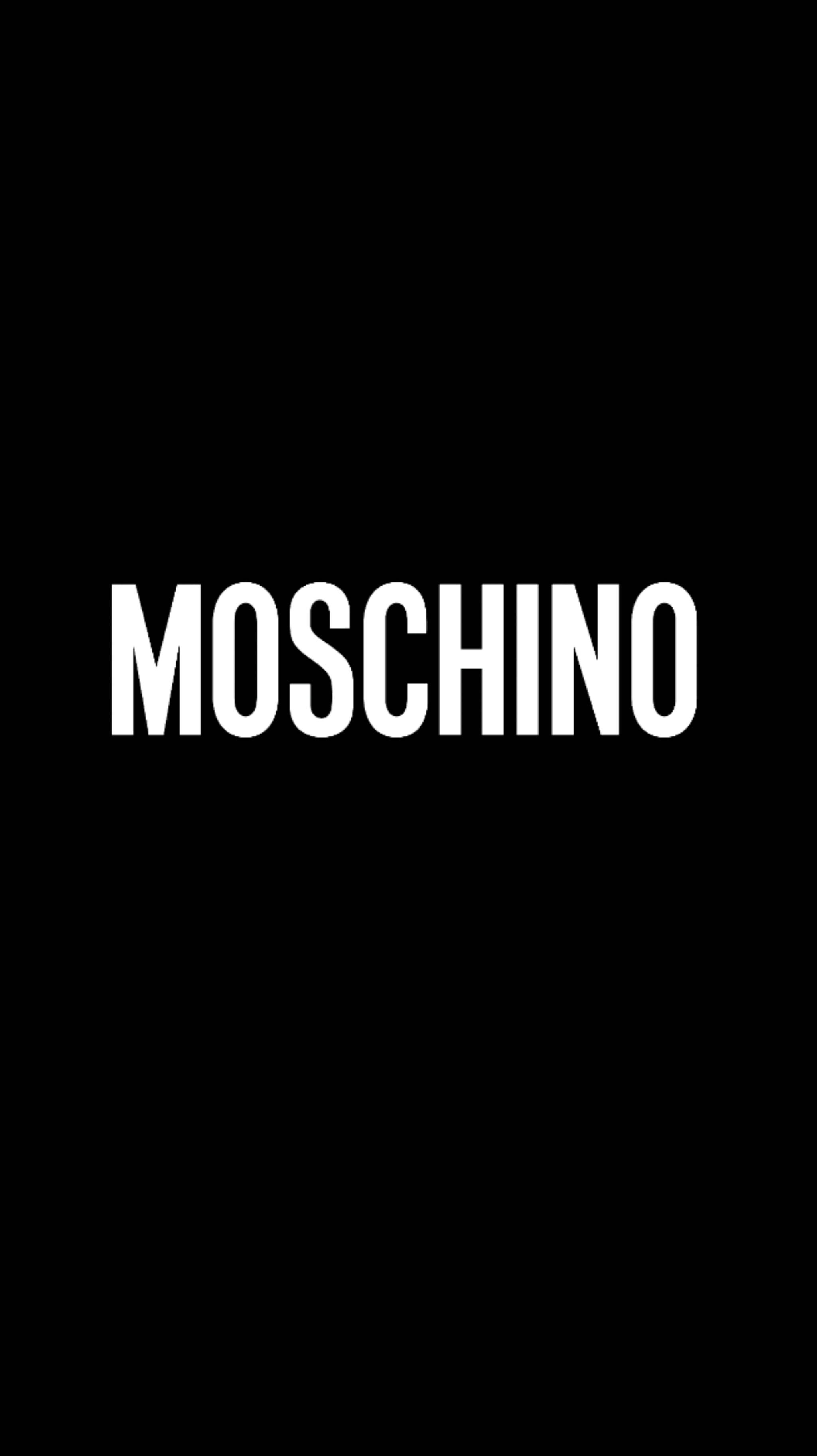 moschino 桌布 壁紙 — 在純黑色背景上置中粗體白色 MOSCHINO 文字，營造出簡約高對比的品牌宣言。